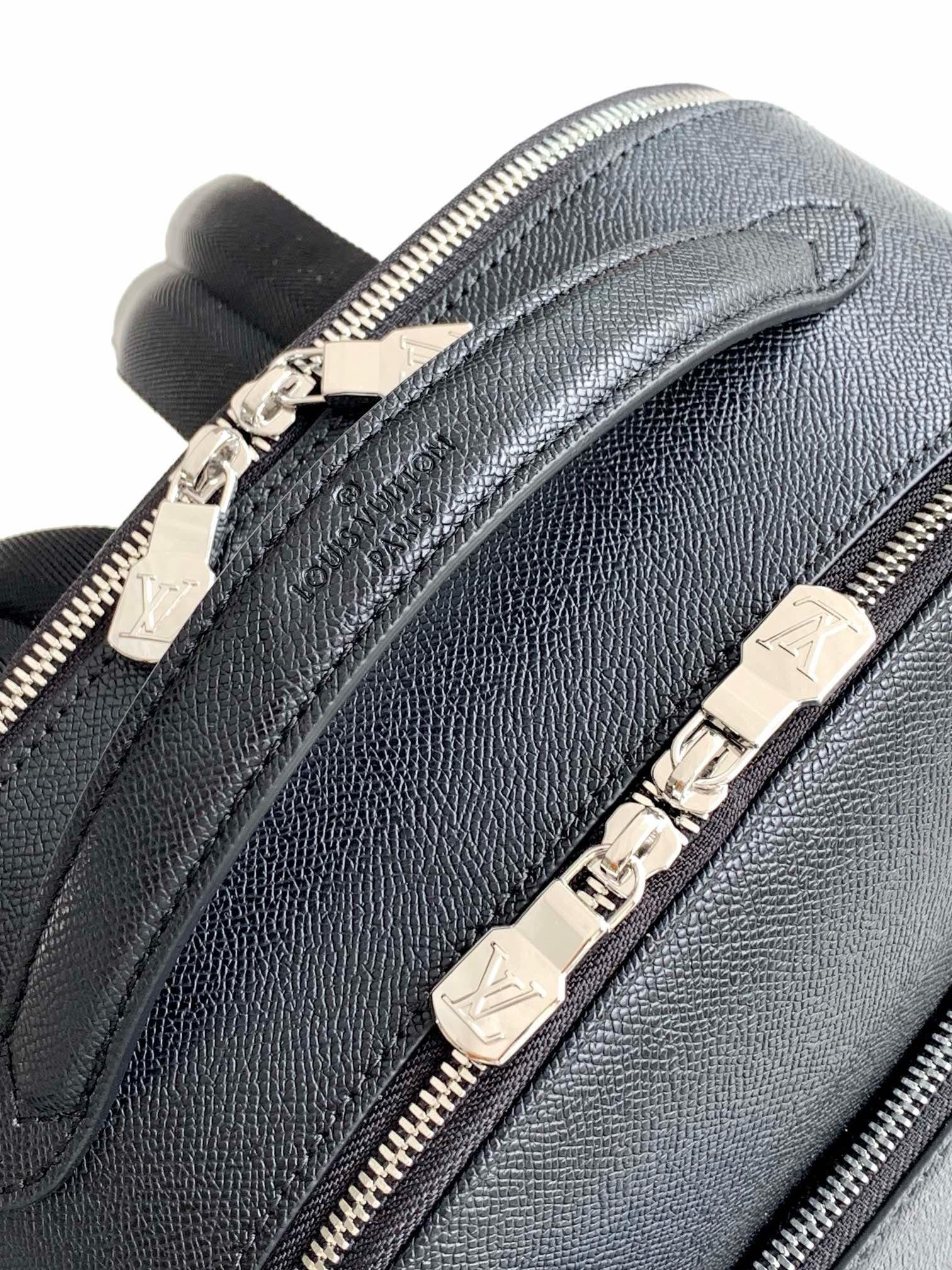 L0vis Vvtt0n M30977 AVENUE Backpack