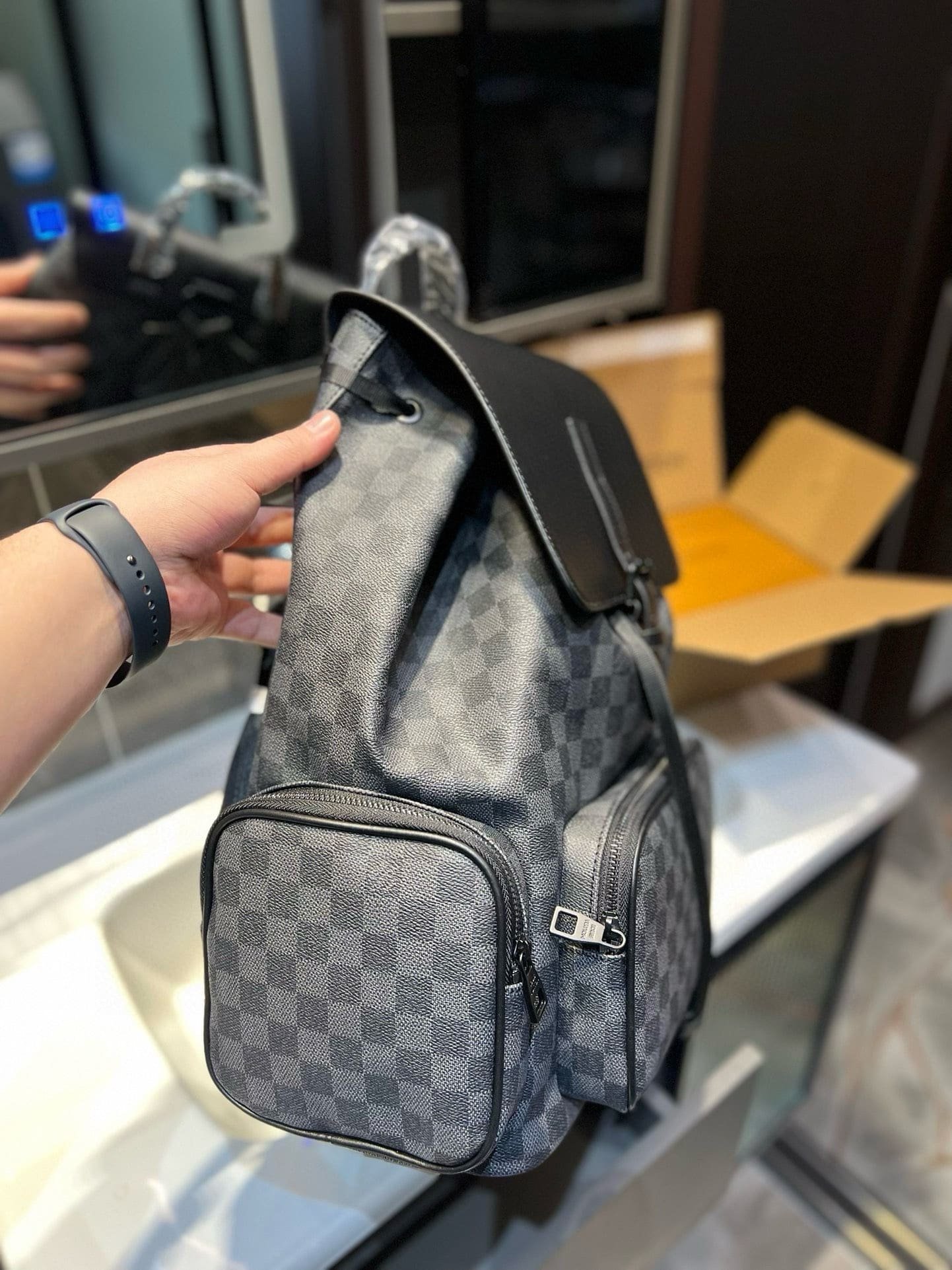 L0vis Vvtt0n Backpack