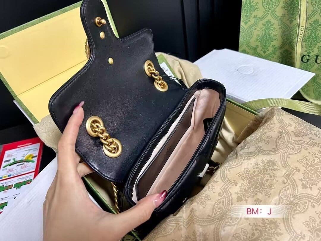 Gvc*1 MARMONT SMALL SHOULDER BAG BLACK