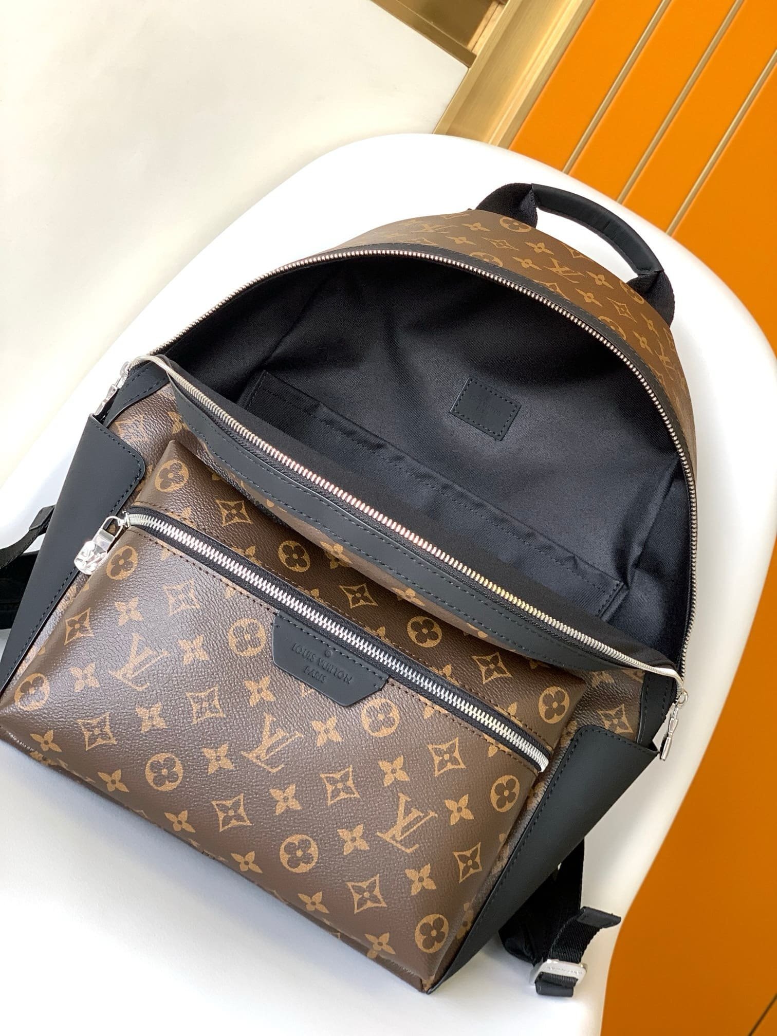 L0vis Vvtt0n M46684 Discovery Backpack PM