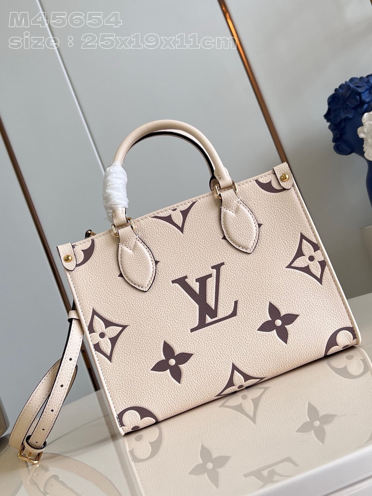 L0vis Vvtt0n White Empreinte Onthego PM M45654
