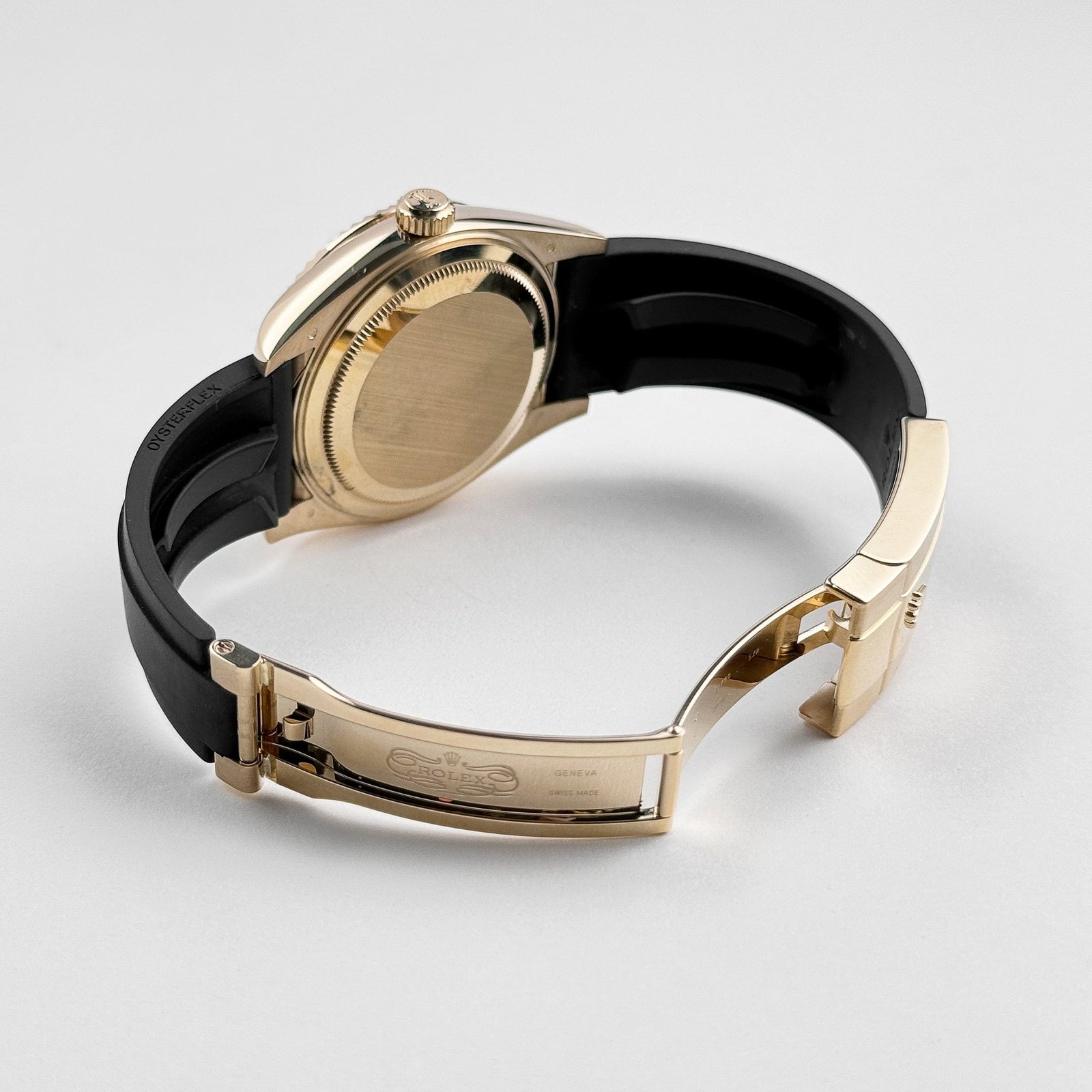 R01ex Sky-Dweller 326238 Yellow Gold Champagne Dial Rubber Strap (2022)