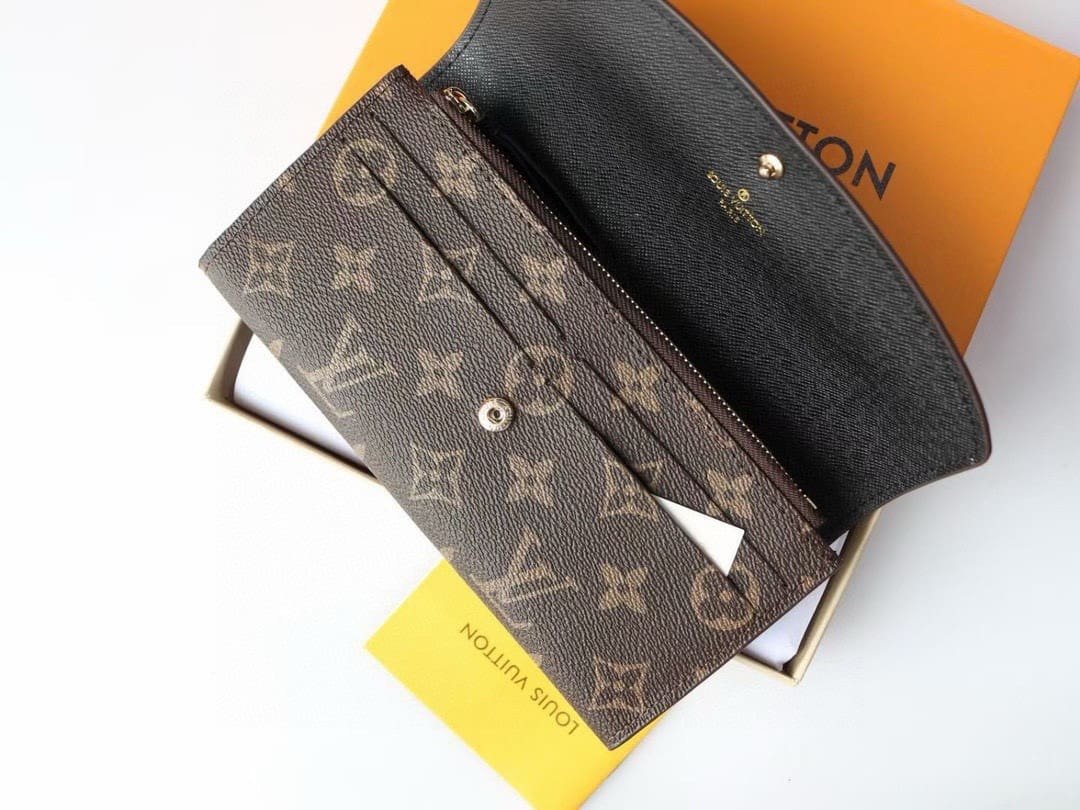 L0vis Vvtt0n M82157 Emilie Wallet