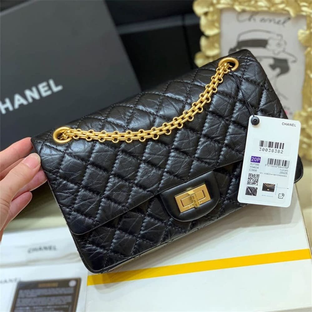 Ch**el LARGE 2.55 HANDBAG A37587