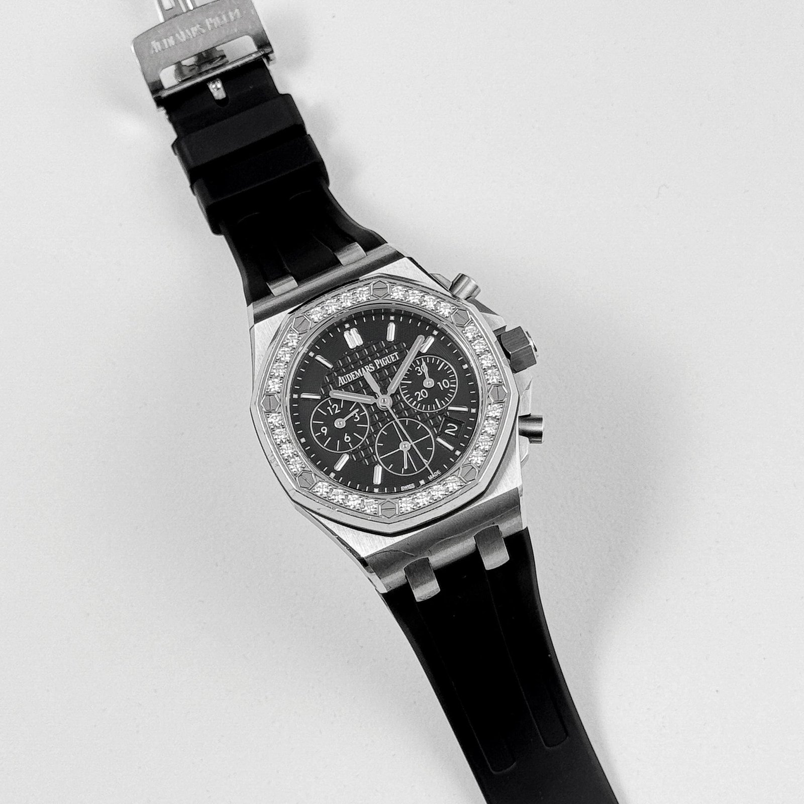 Audemars P1g*et Royal Oak Offshore 26231ST.ZZ.D002CA.01 ‘Lady’ Stainless Steel Black Dial D1am0nd Bezel (2018)