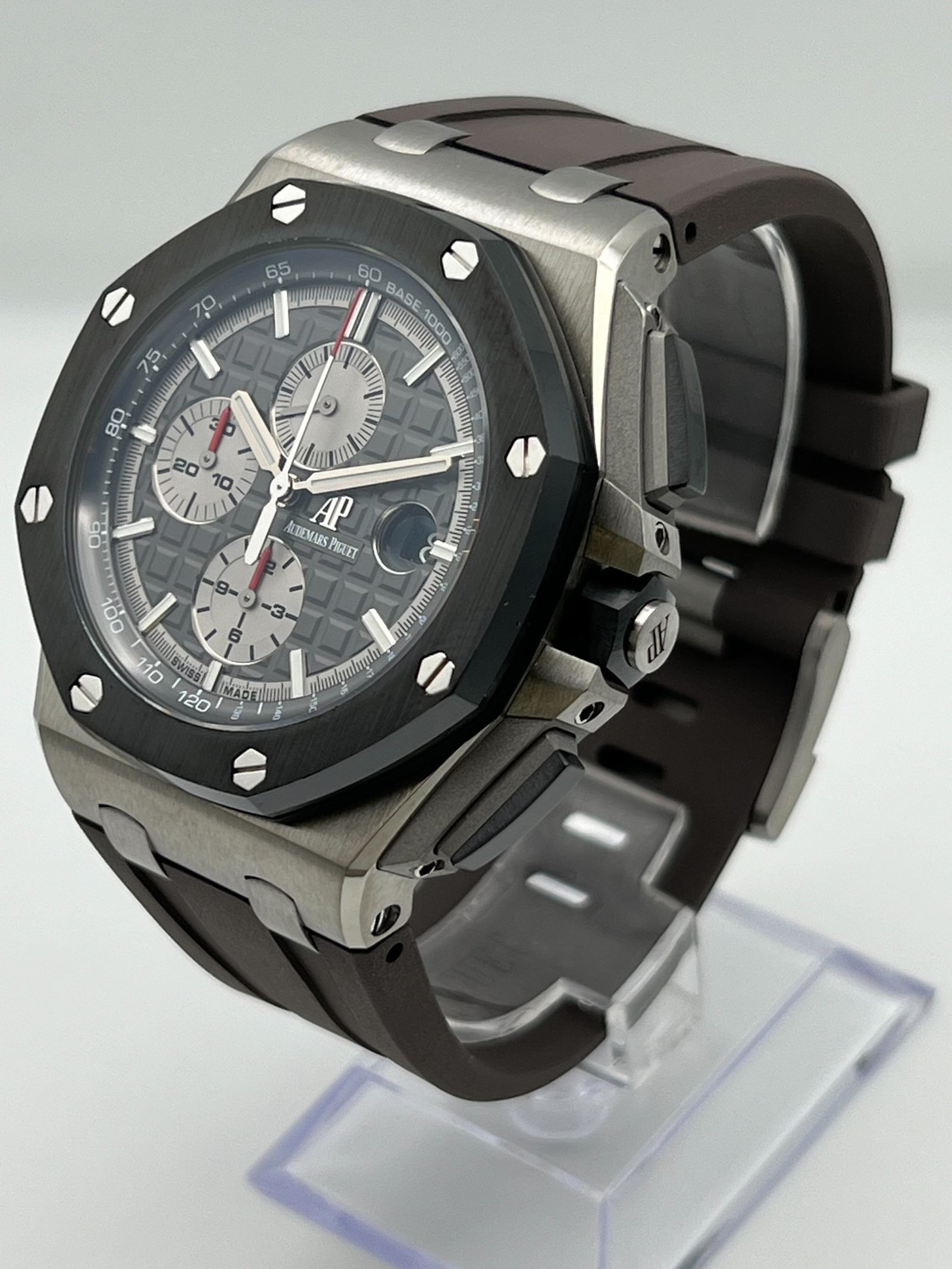 Audemars P1g*et Royal Oak Offshore 26400IO.OO.A004CA.01 Chronograph Titanium