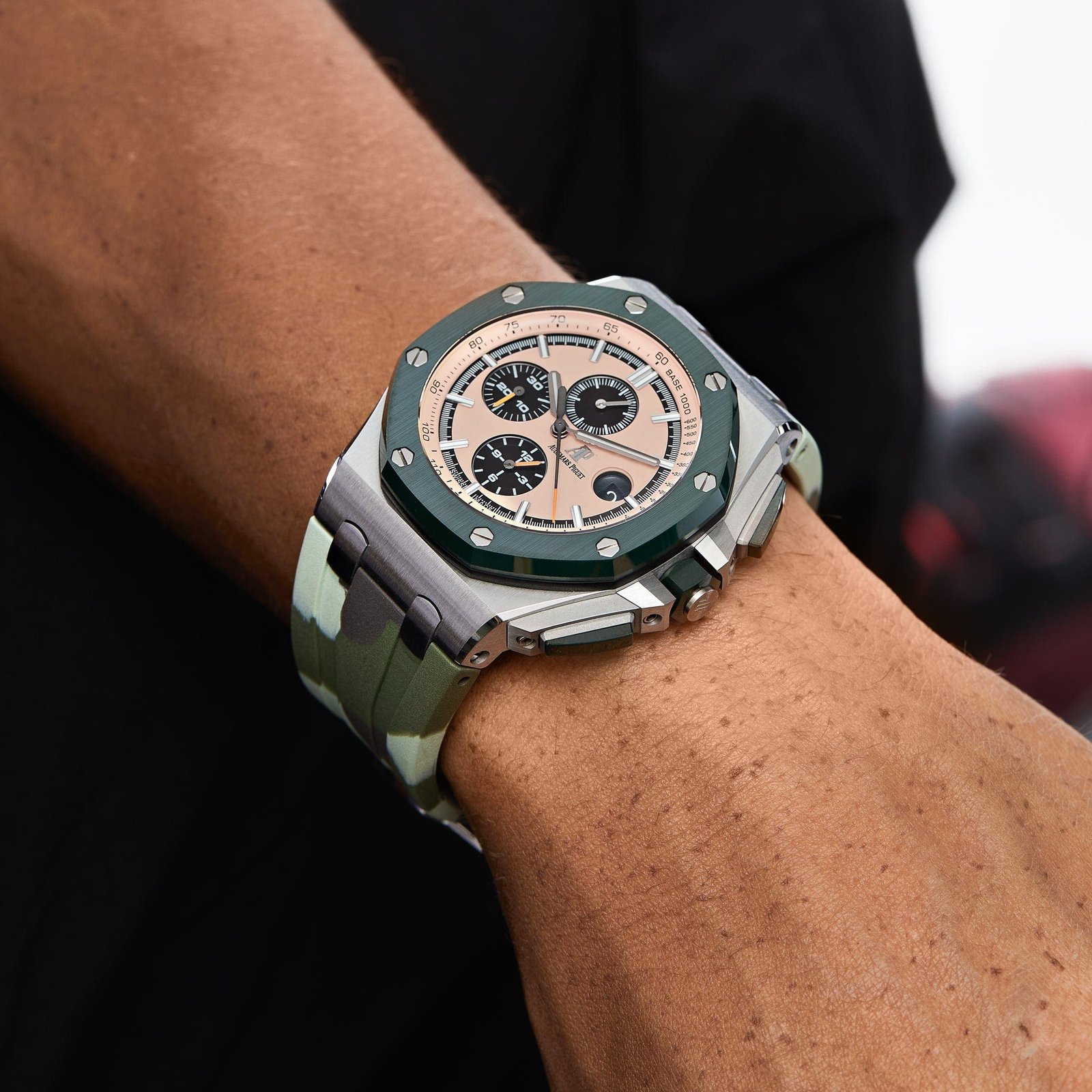 Audemars P1g*et Royal Oak Offshore 26400SO.OO.A054CA.01 Selfwinding Chronograph Champagne Dial