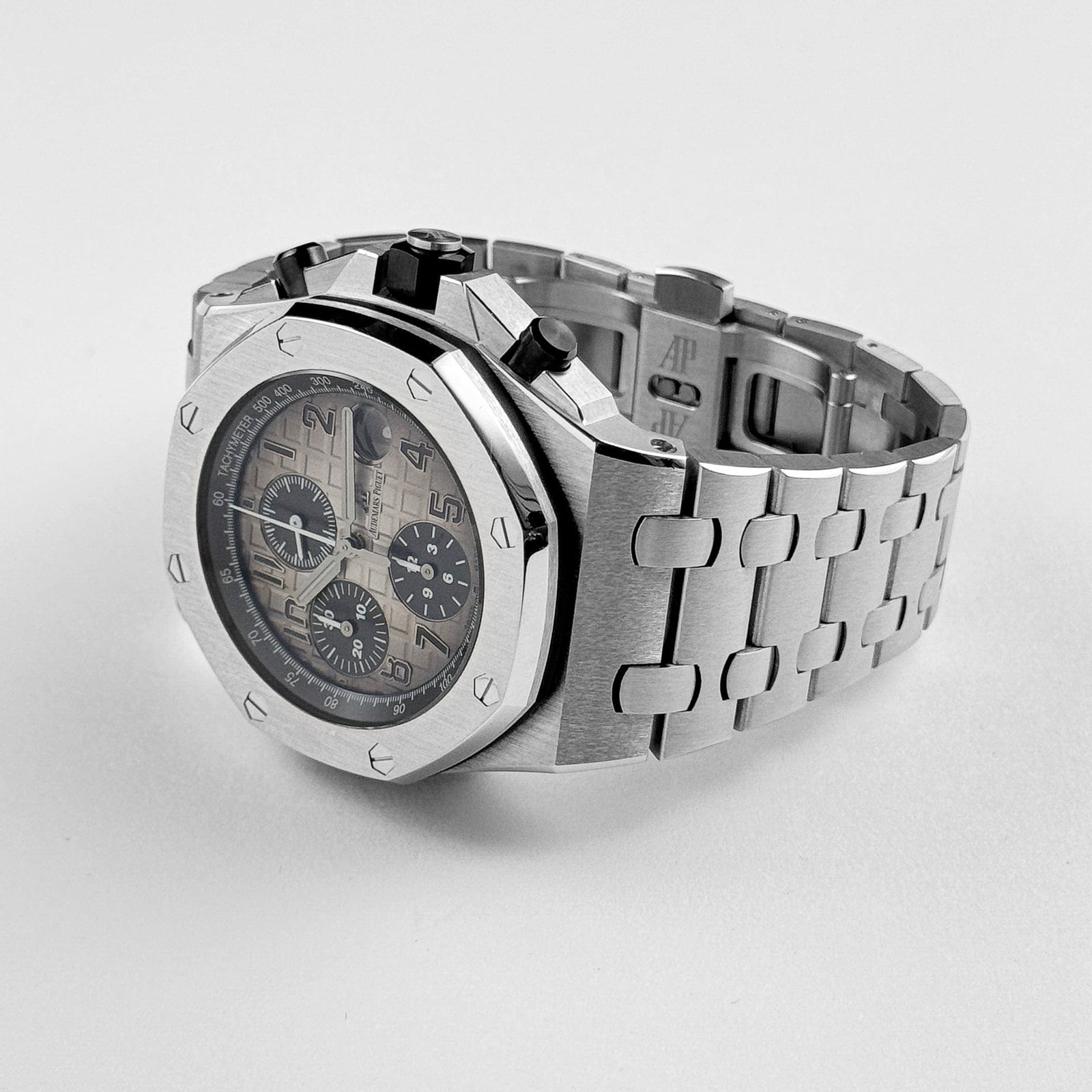 Audemars P1g*et Royal Oak Offshore Chronograph 26470PT.OO.1000PT.01 Platinum Grey Dial (2017)