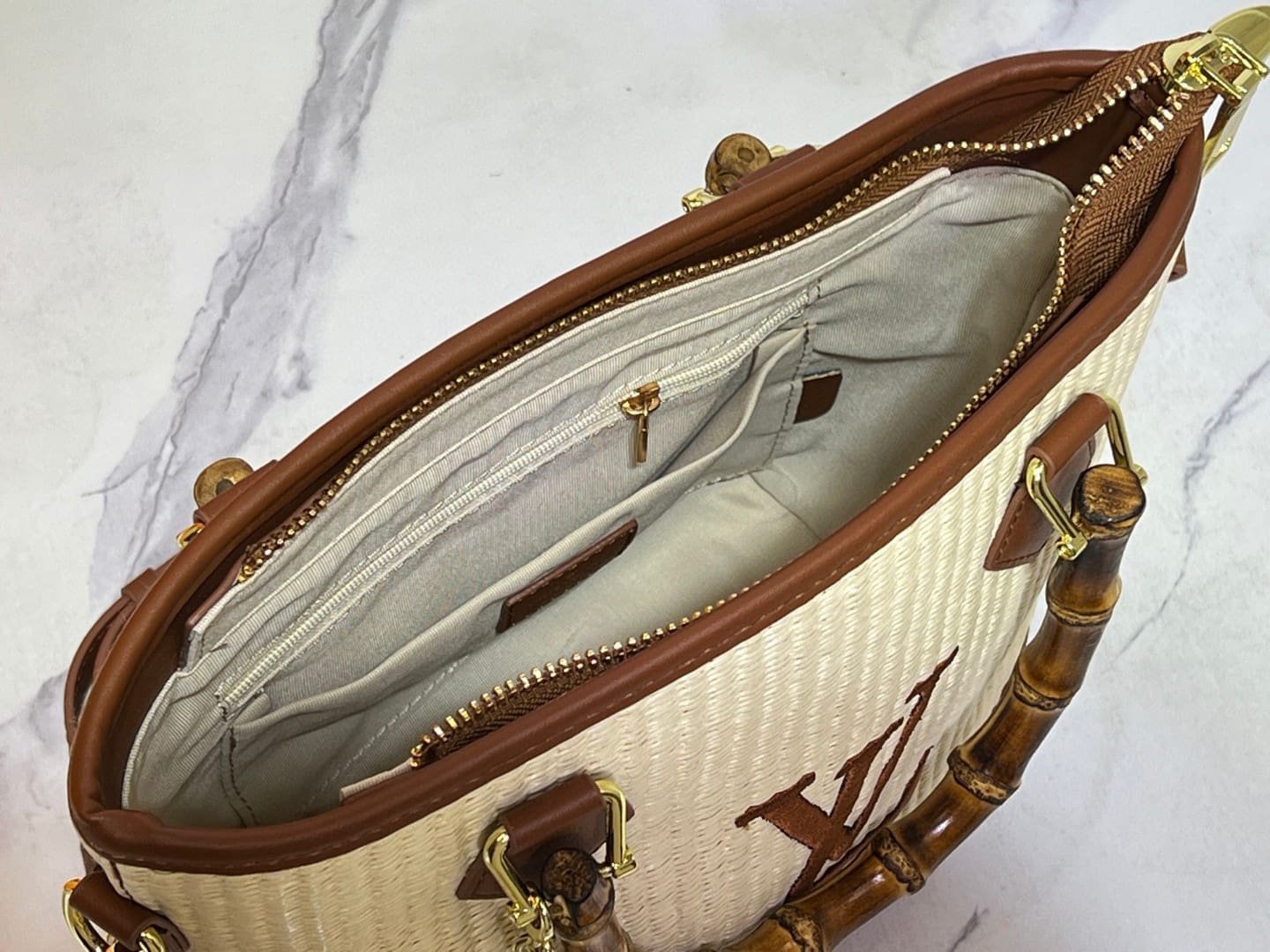 L0vis Vvtt0n Raffia Petit Bucket Tote