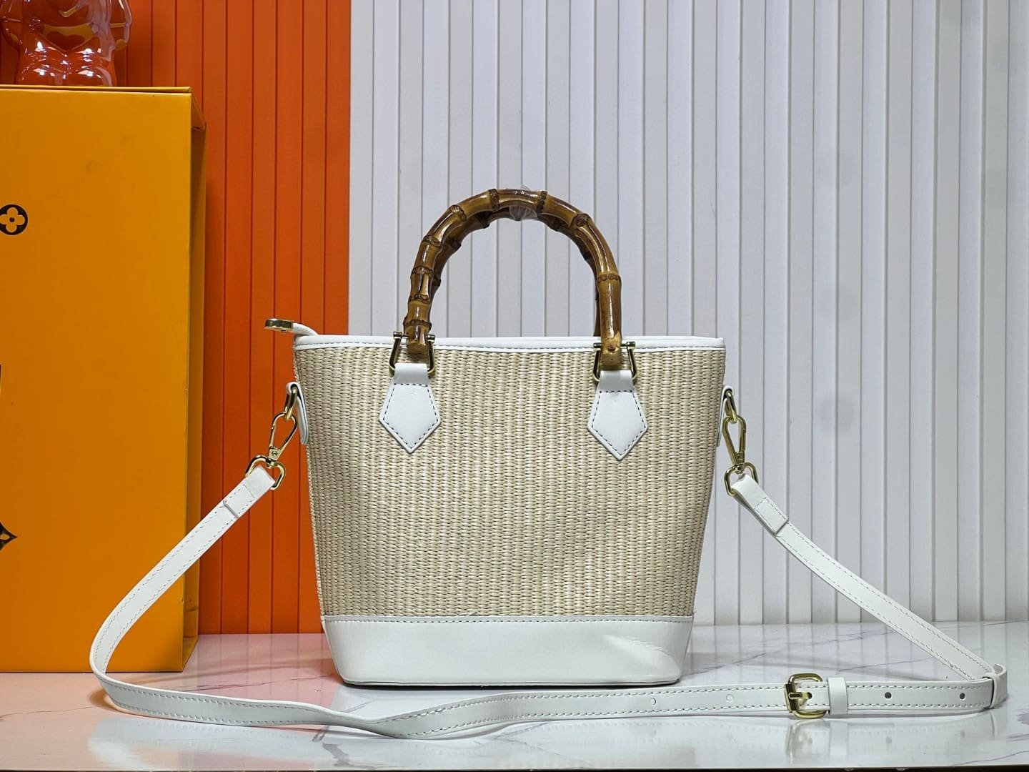 L0vis Vvtt0n Raffia Petit Bucket Tote