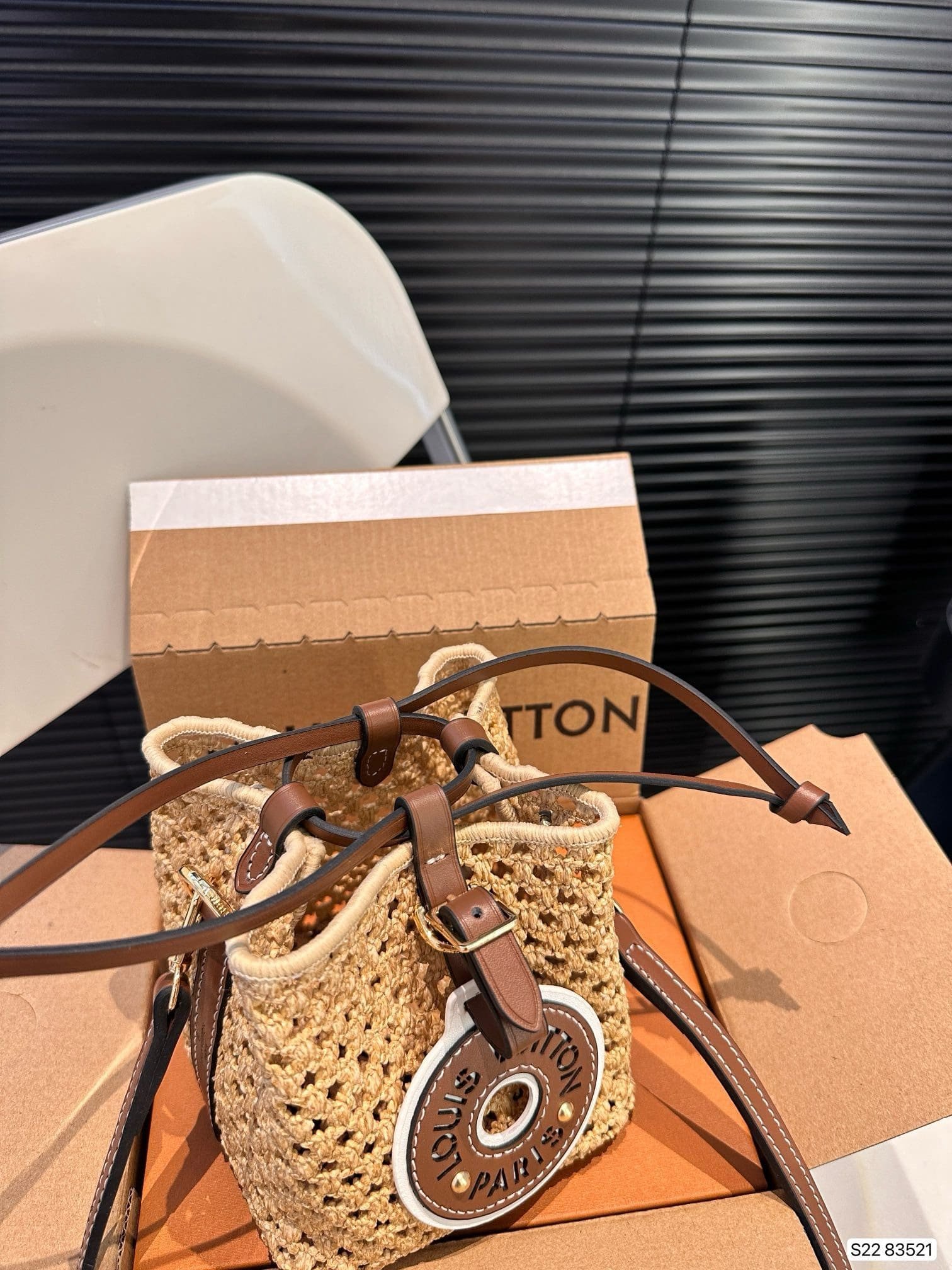 L0vis Vvtt0n M83521 Noé Purse