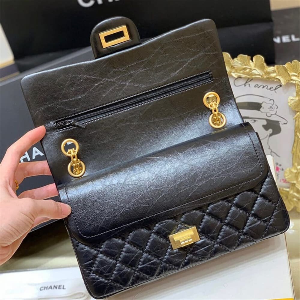 Ch**el LARGE 2.55 HANDBAG A37587
