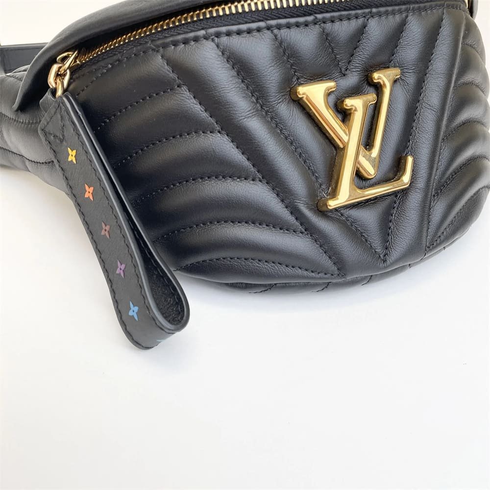 L0vis Vvtt0n Wave Bumbag M53750