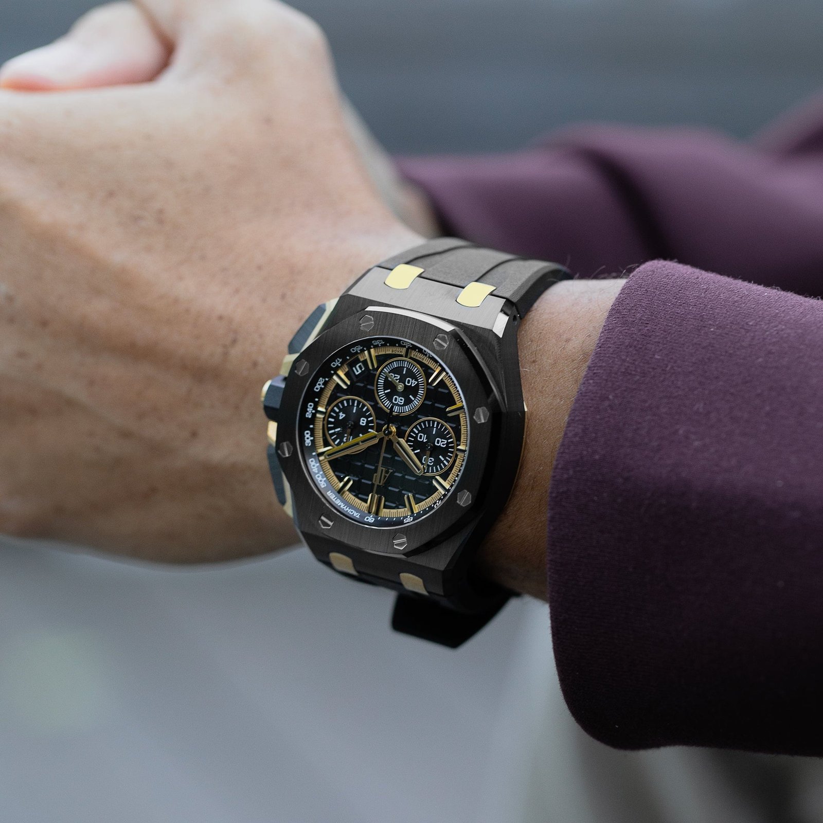 Audemars P1g*et Royal Oak Offshore 26420CE.OO.A127CR.01 Chronograph Black Ceramic Yellow Gold Black Dial