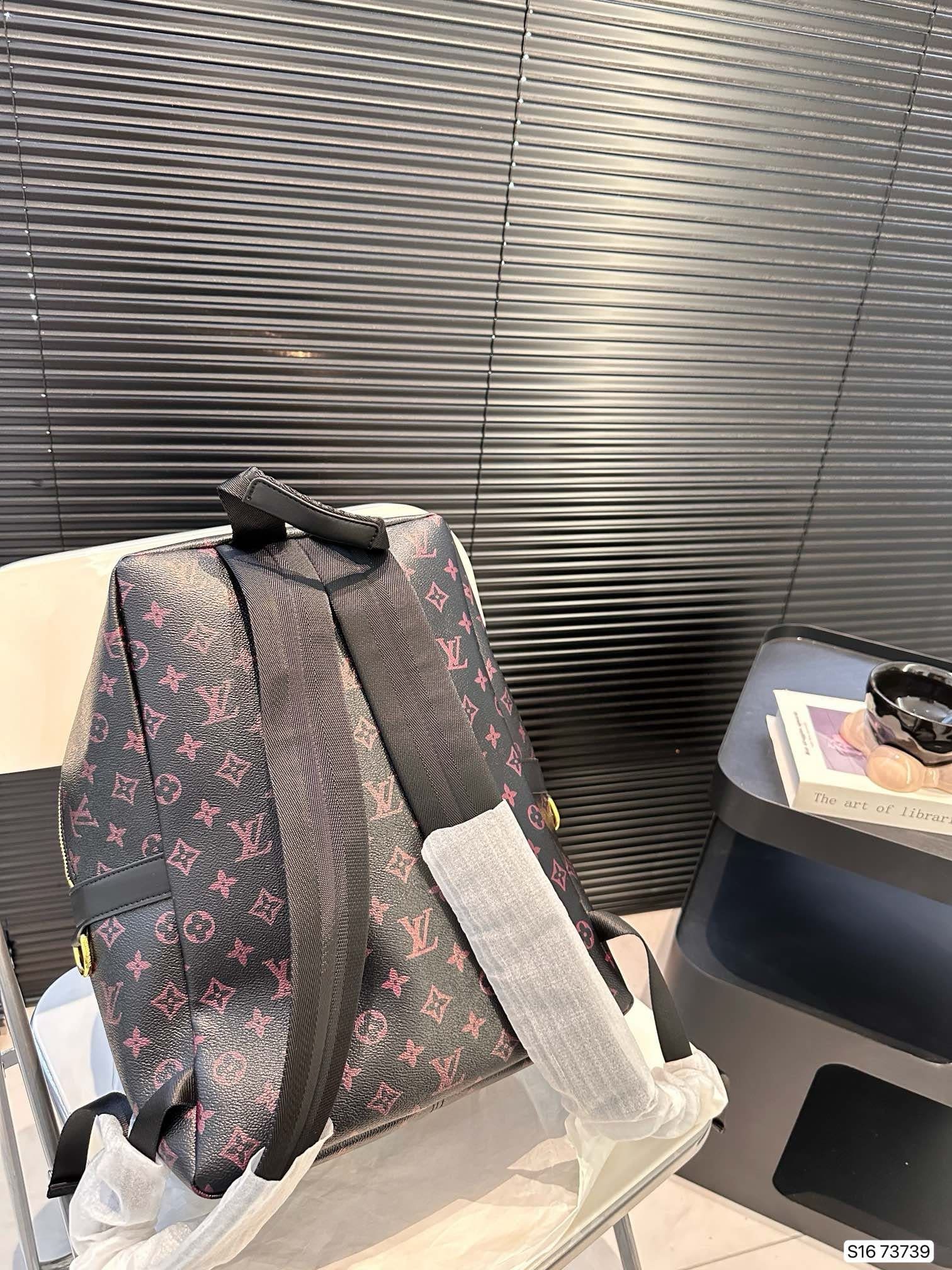L0vis Vvtt0n Backpack