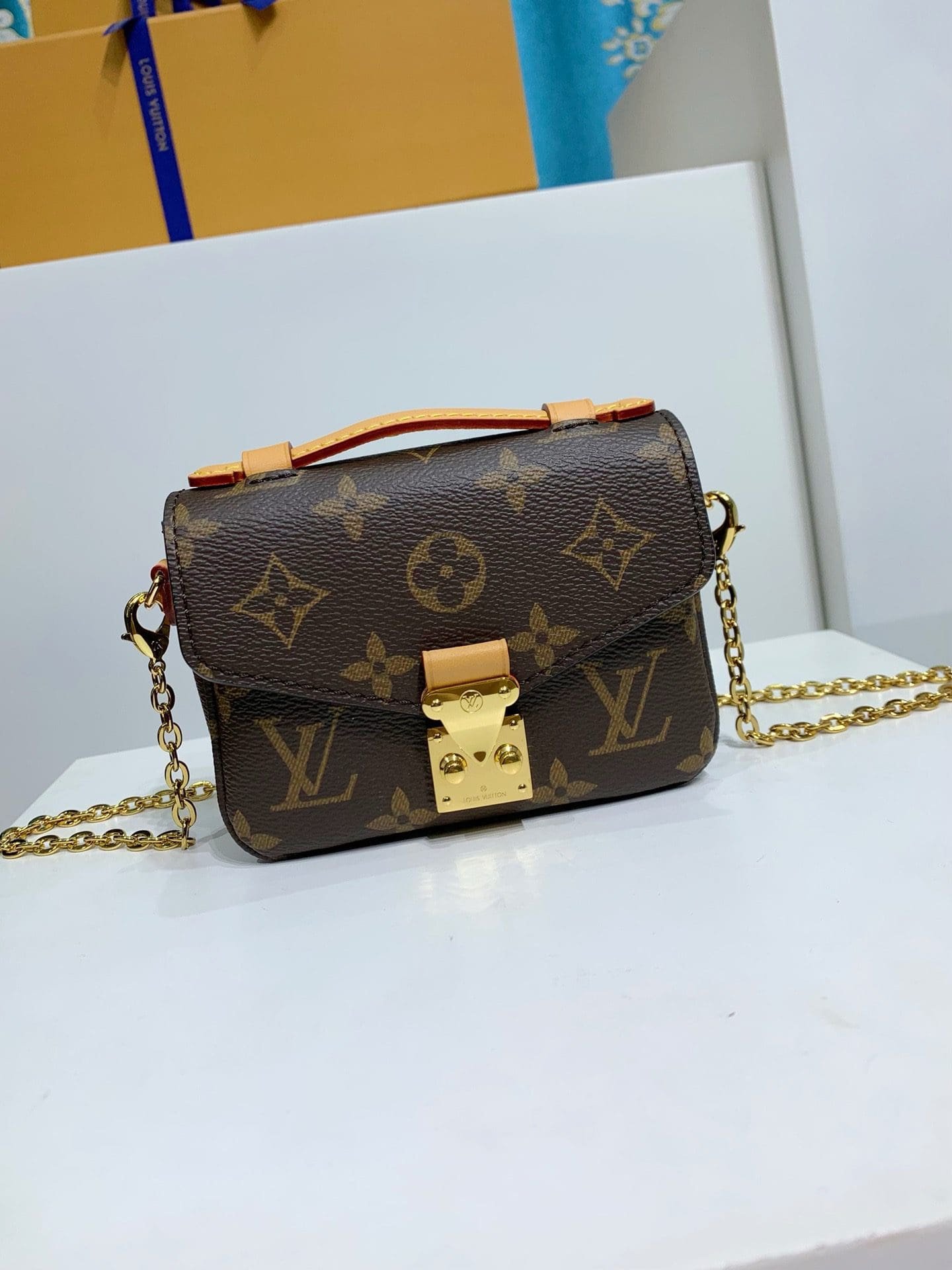 L0vis Vvtt0n M81267 MICRO MÉTIS chain bag