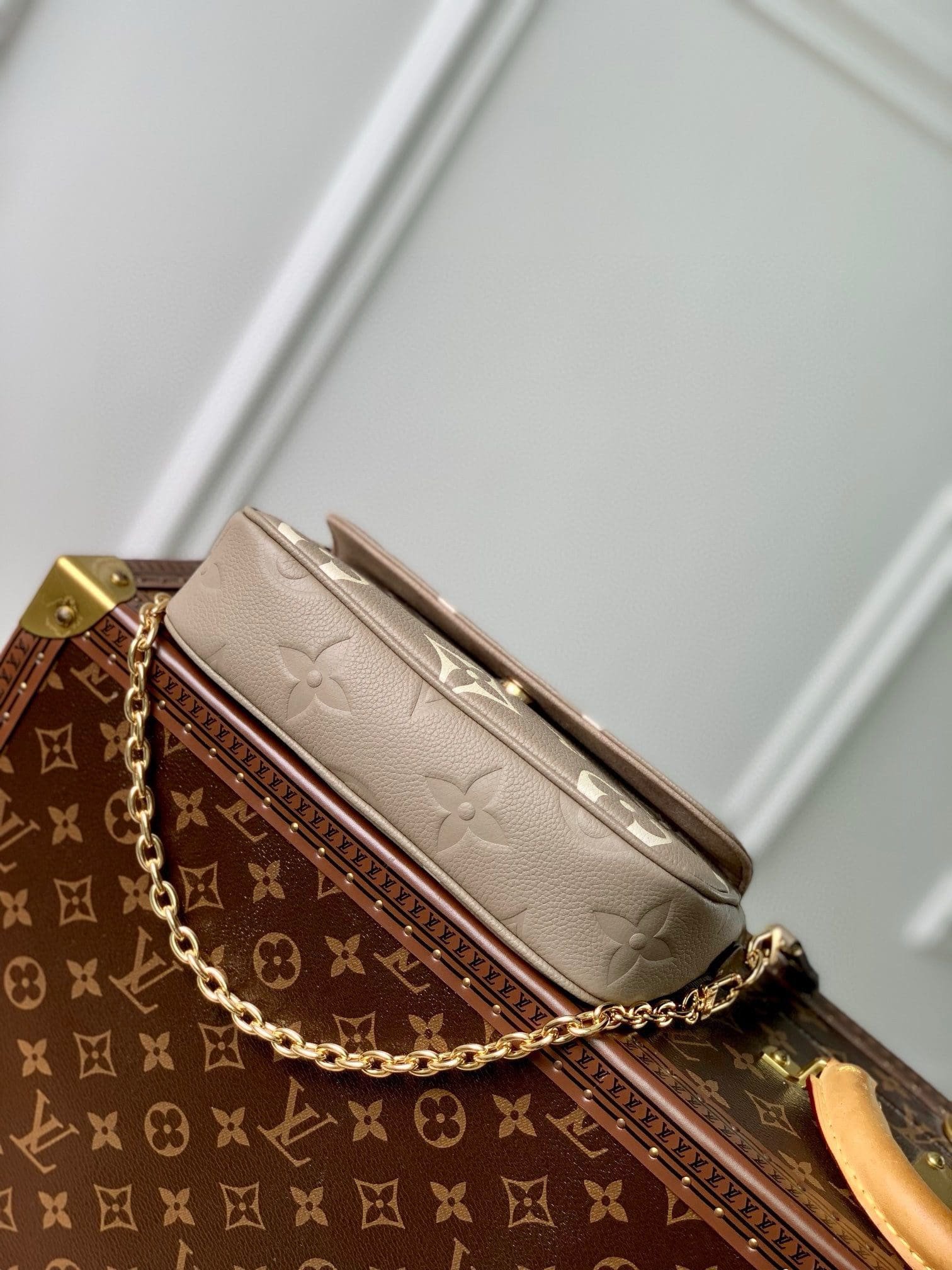 L0vis Vvtt0n M82211 Wallet On Chain Ivy