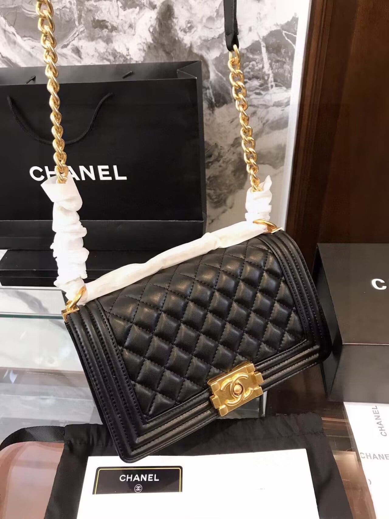 Ch**el Boy Ch**el Chain Shoulder Bag A67086 Calfskin GHW leather Black
