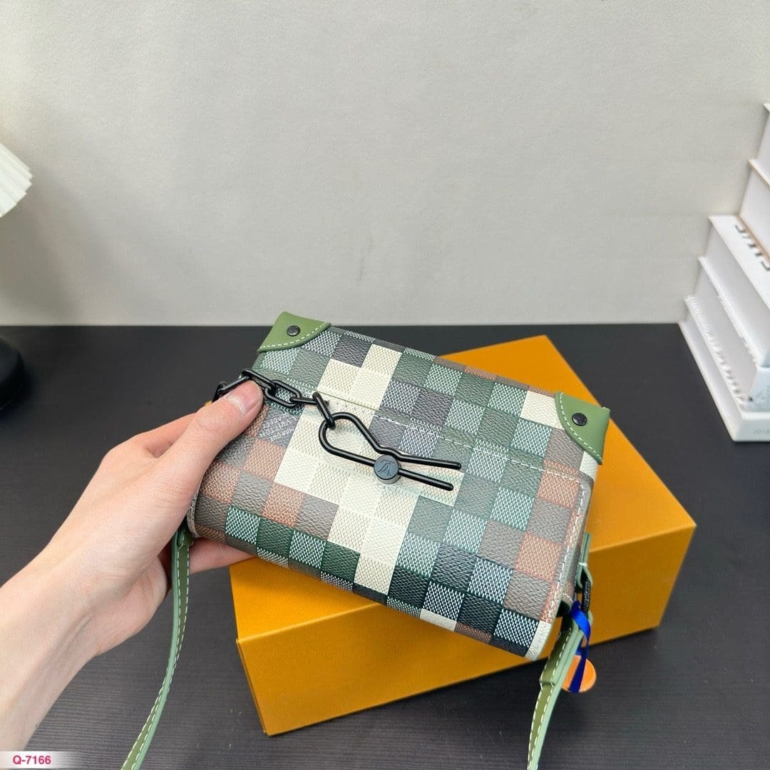 L0vis Vvtt0n M83172 Steamer Wearable Wallet