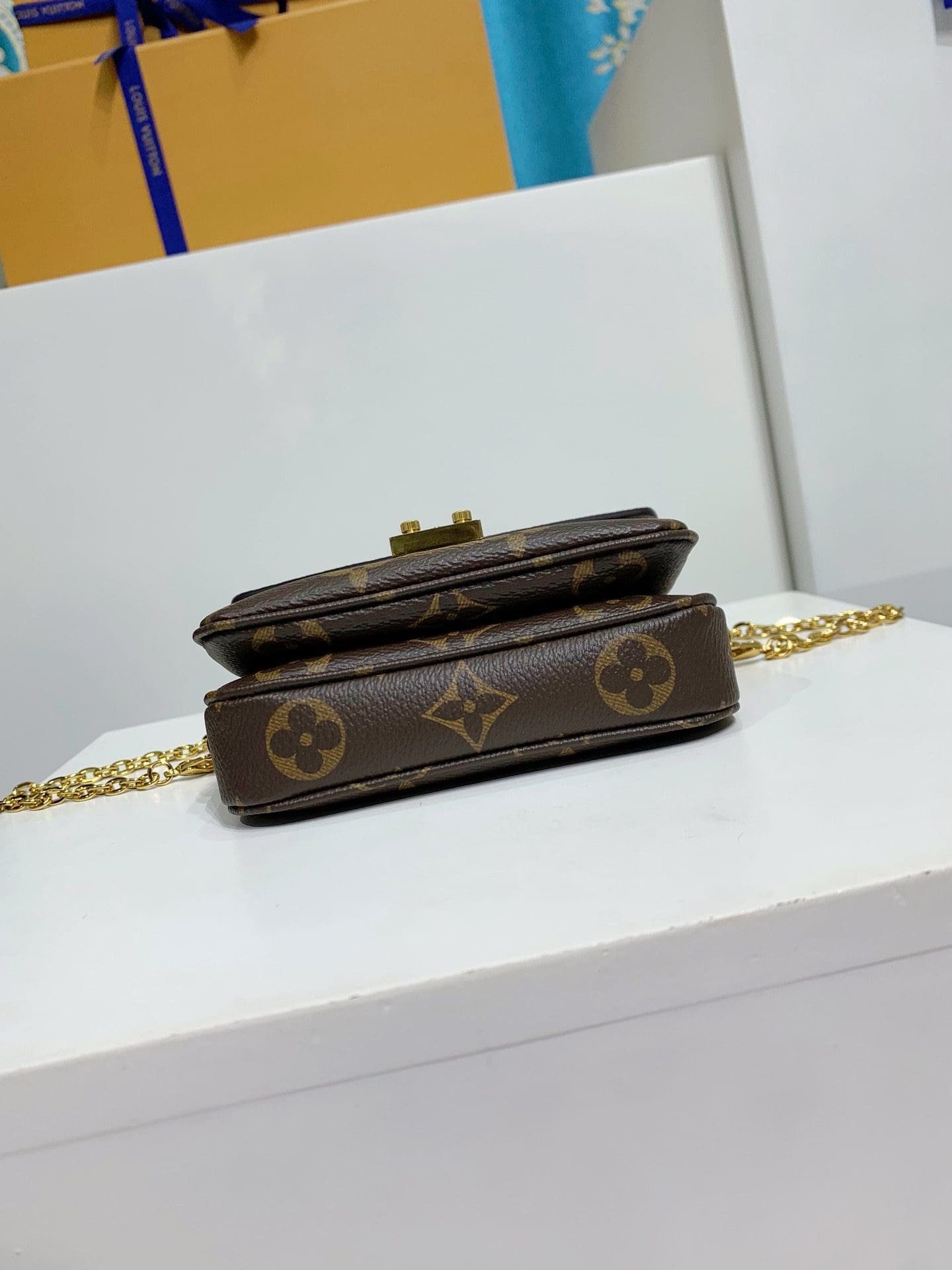 L0vis Vvtt0n M81267 MICRO MÉTIS chain bag