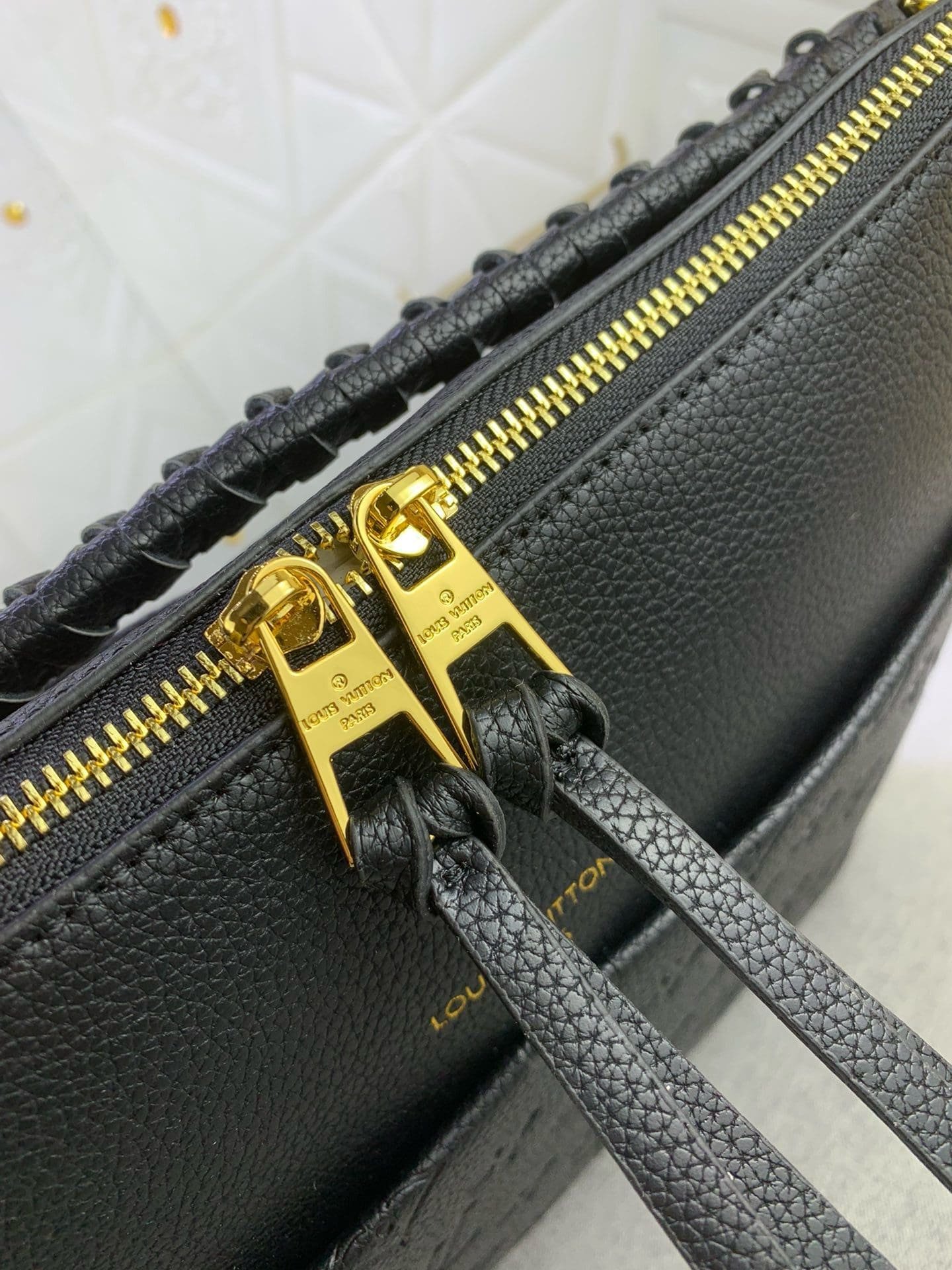 L0vis Vvtt0n MAIDA HOBO MONOGRAM EMPREINTE LEATHER IN BLACK