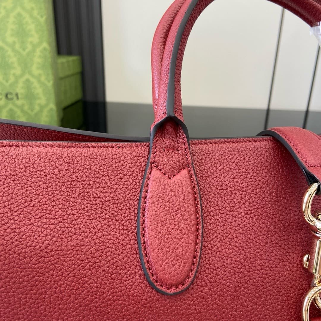 Gvc*1 Medium tote bag with hook closure