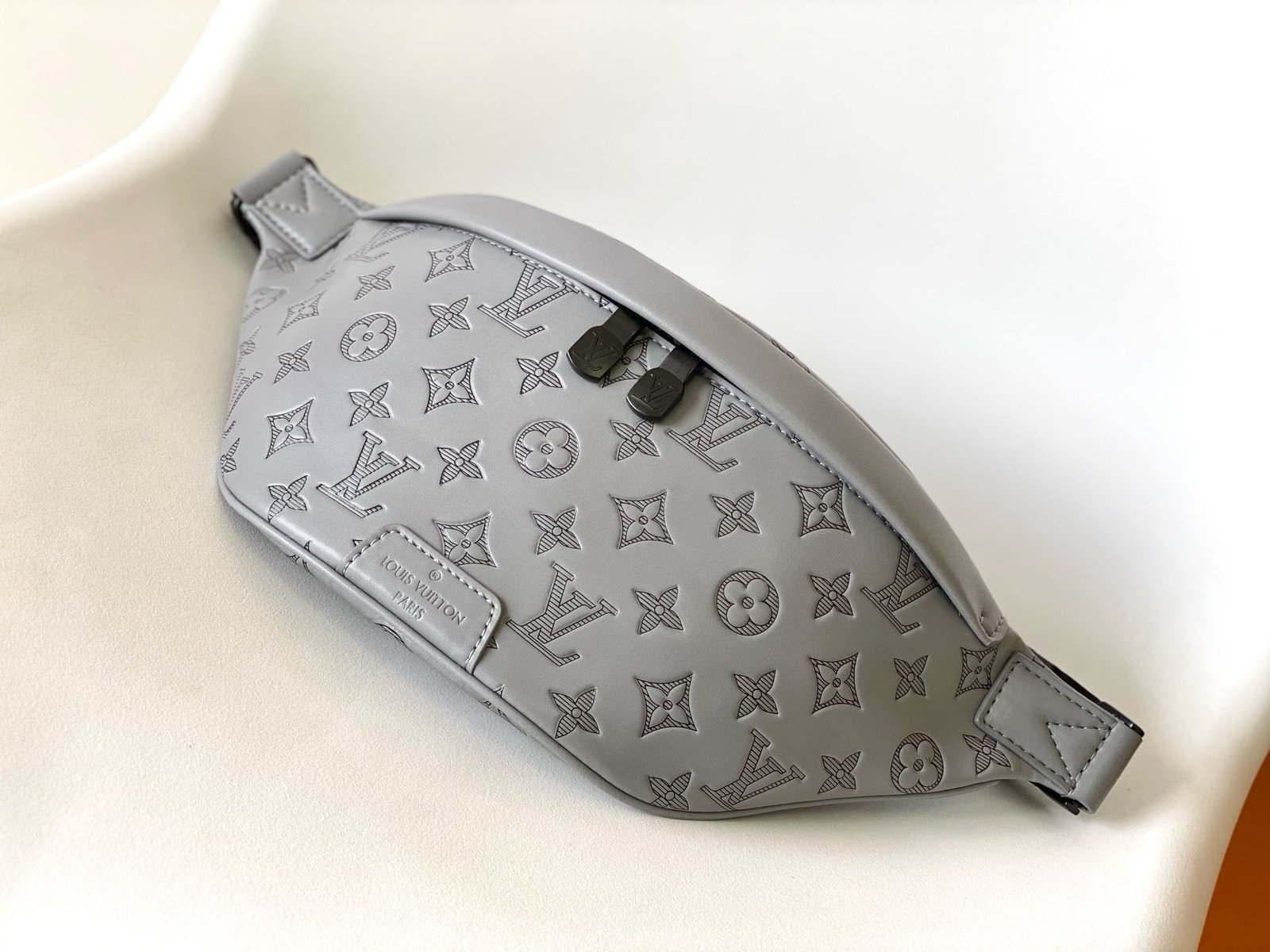 L0vis Vvtt0n M46108 Discovery Bumbag