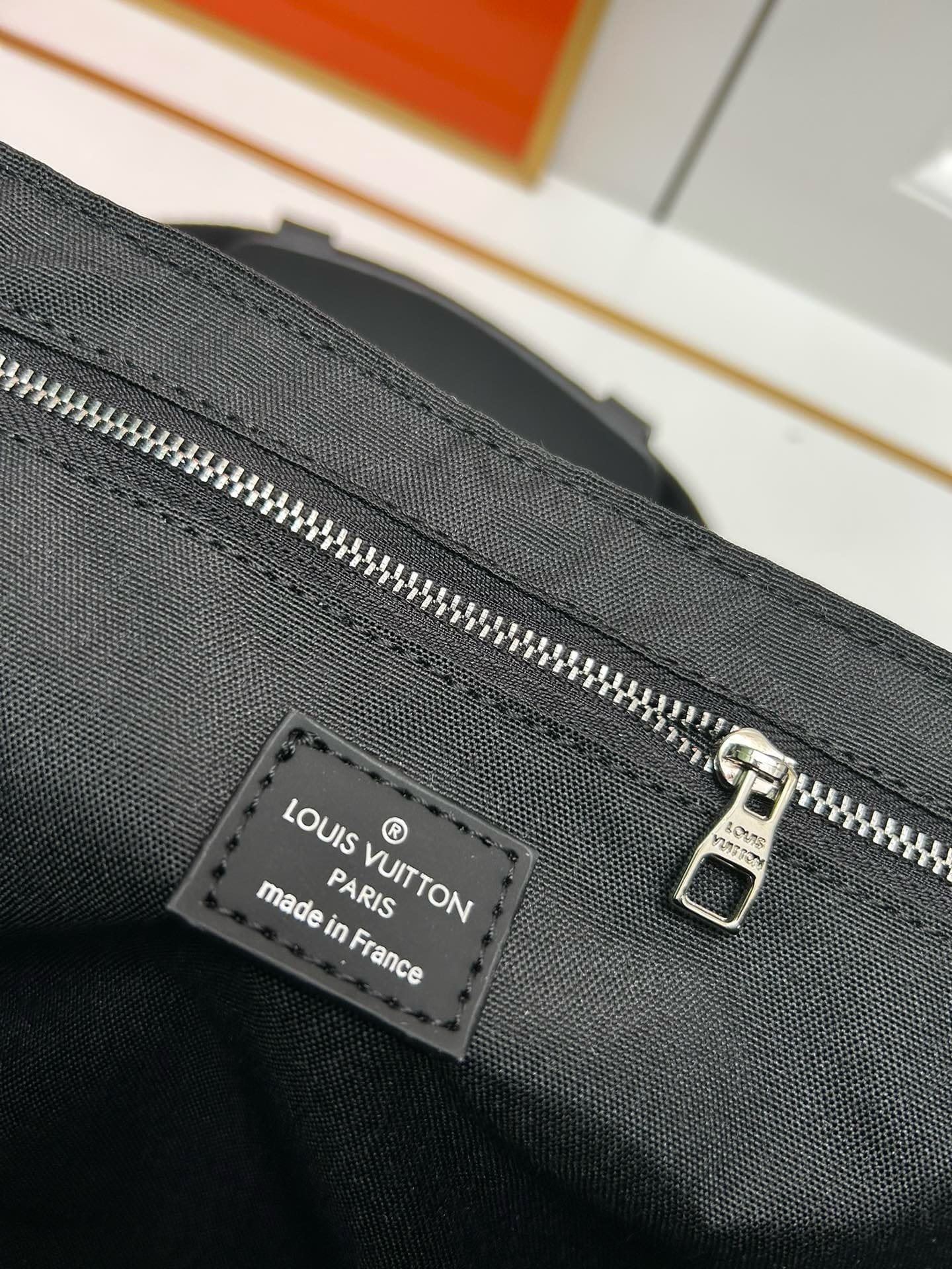 L0vis Vvtt0n Messenger MM Voyager M40510