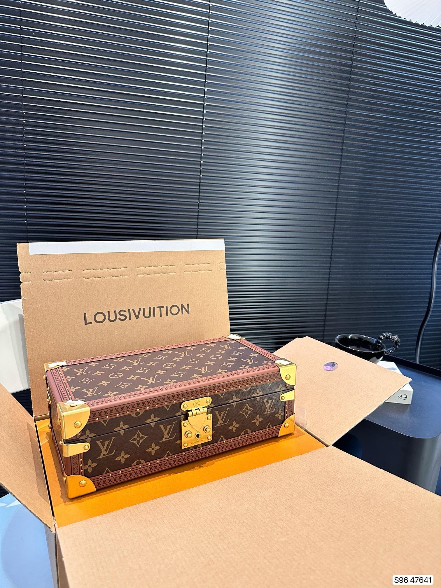 L0vis Vvtt0n M10260 Coffret 8 Montres