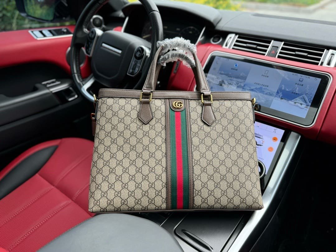 Gvc*1 briefcase