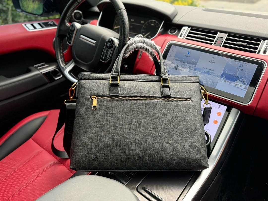 Gvc*1 briefcase