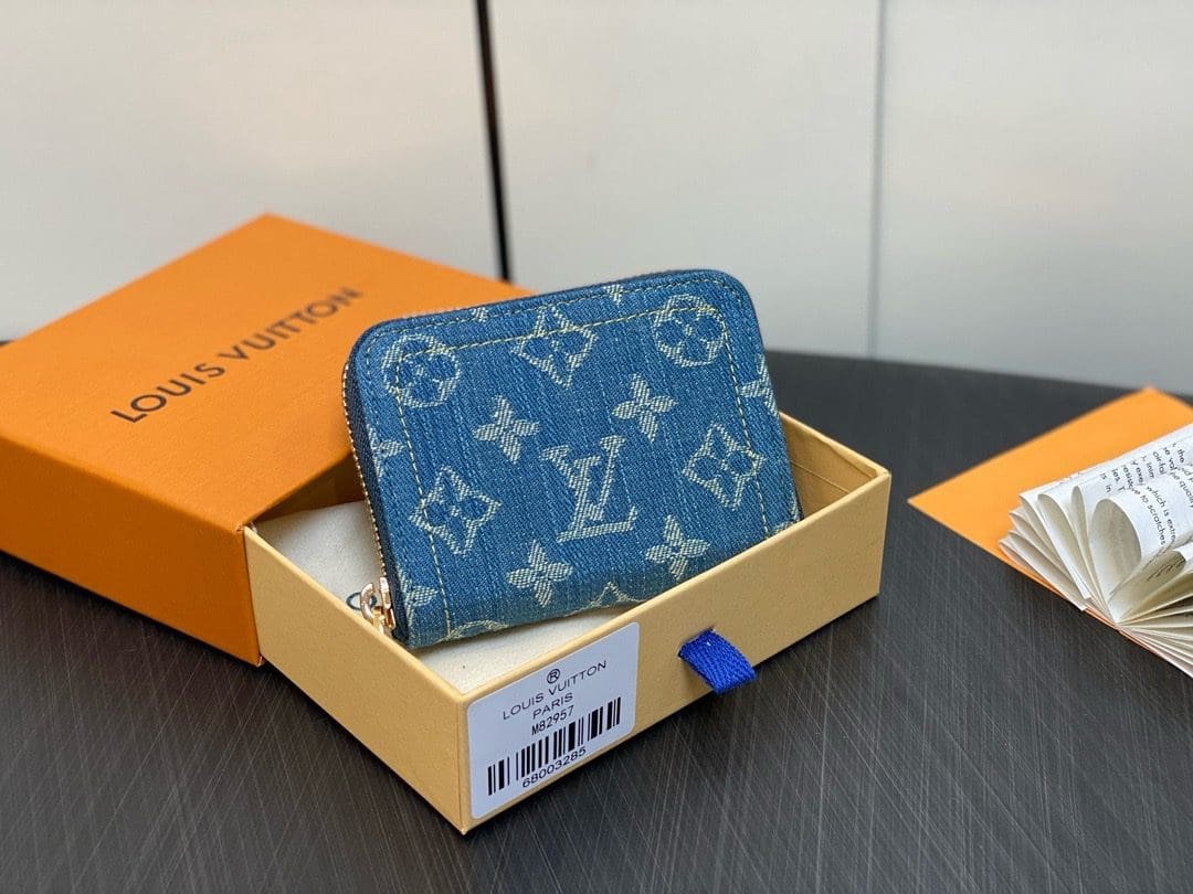 L0vis Vvtt0n M82957 Zippy Coin Purse