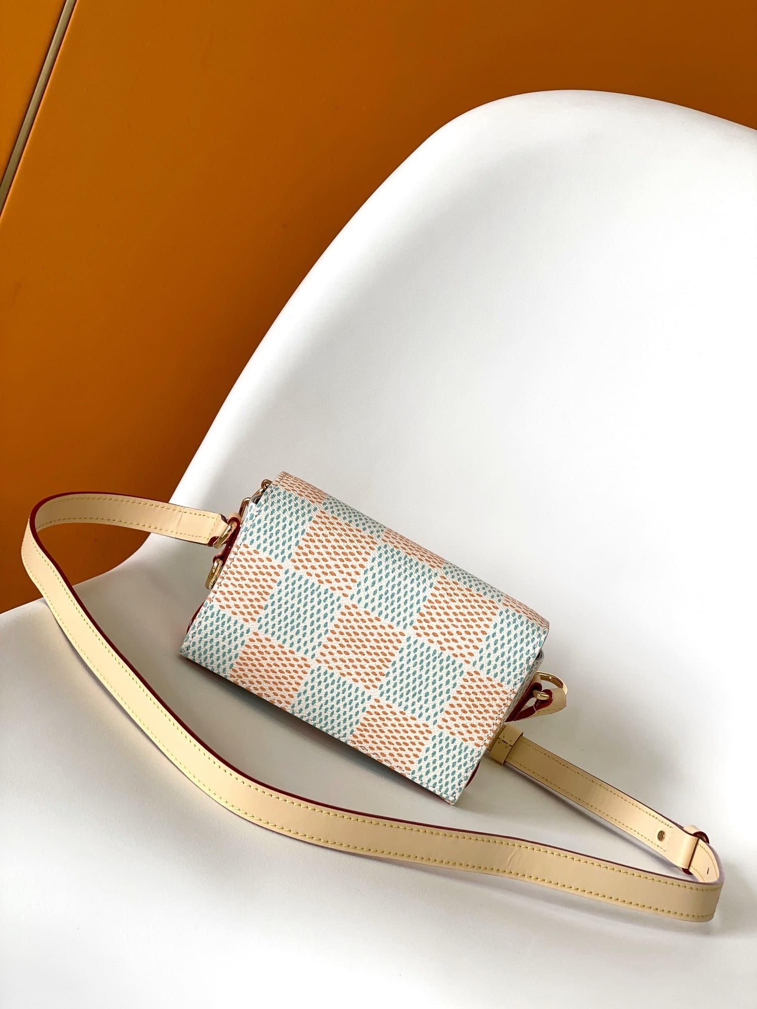 L0vis Vvtt0n N40674 Steamer Wearable Wallet