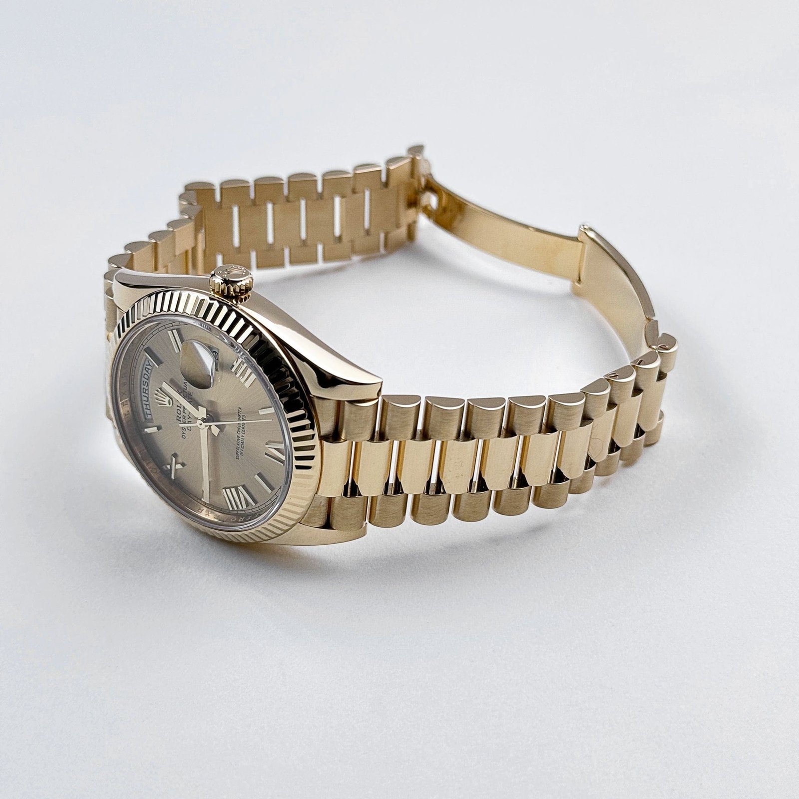 R01ex Day-Date 40 228238 Yellow Gold Champagne Roman Dial
