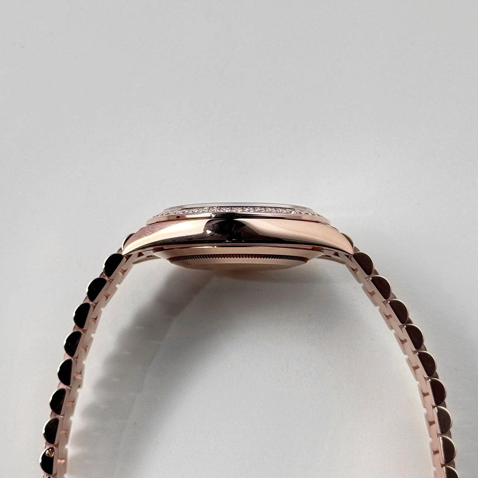 R01ex Day-Date 40 228345RBR Rose Gold Eisenkiesel Dial D1am0nd Bezel (2023)
