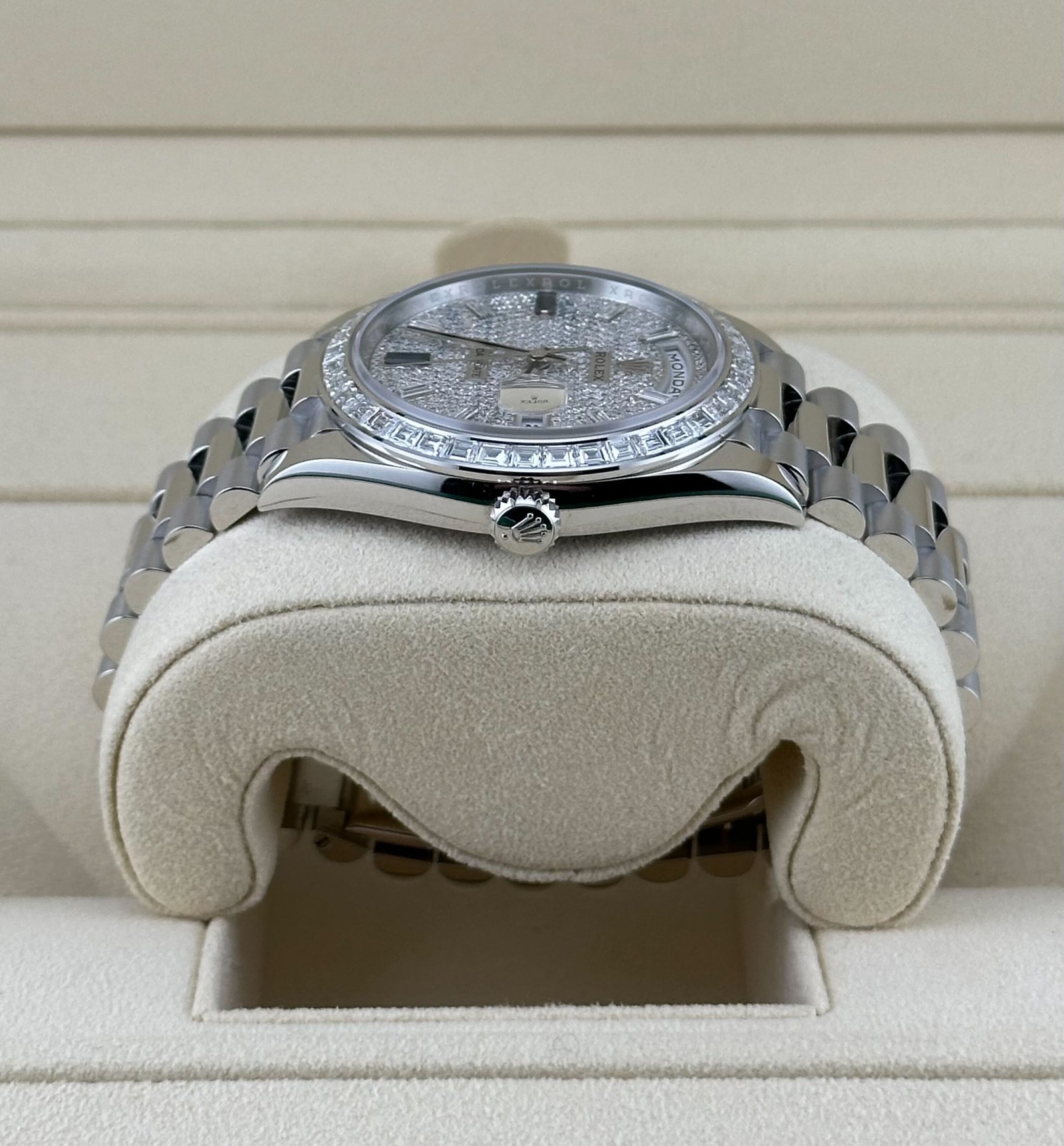 R01ex Day-Date 40 228396TBR Platinum D1am0nd Bezel D1am0nd-Paved Sapphire Dial (2024)
