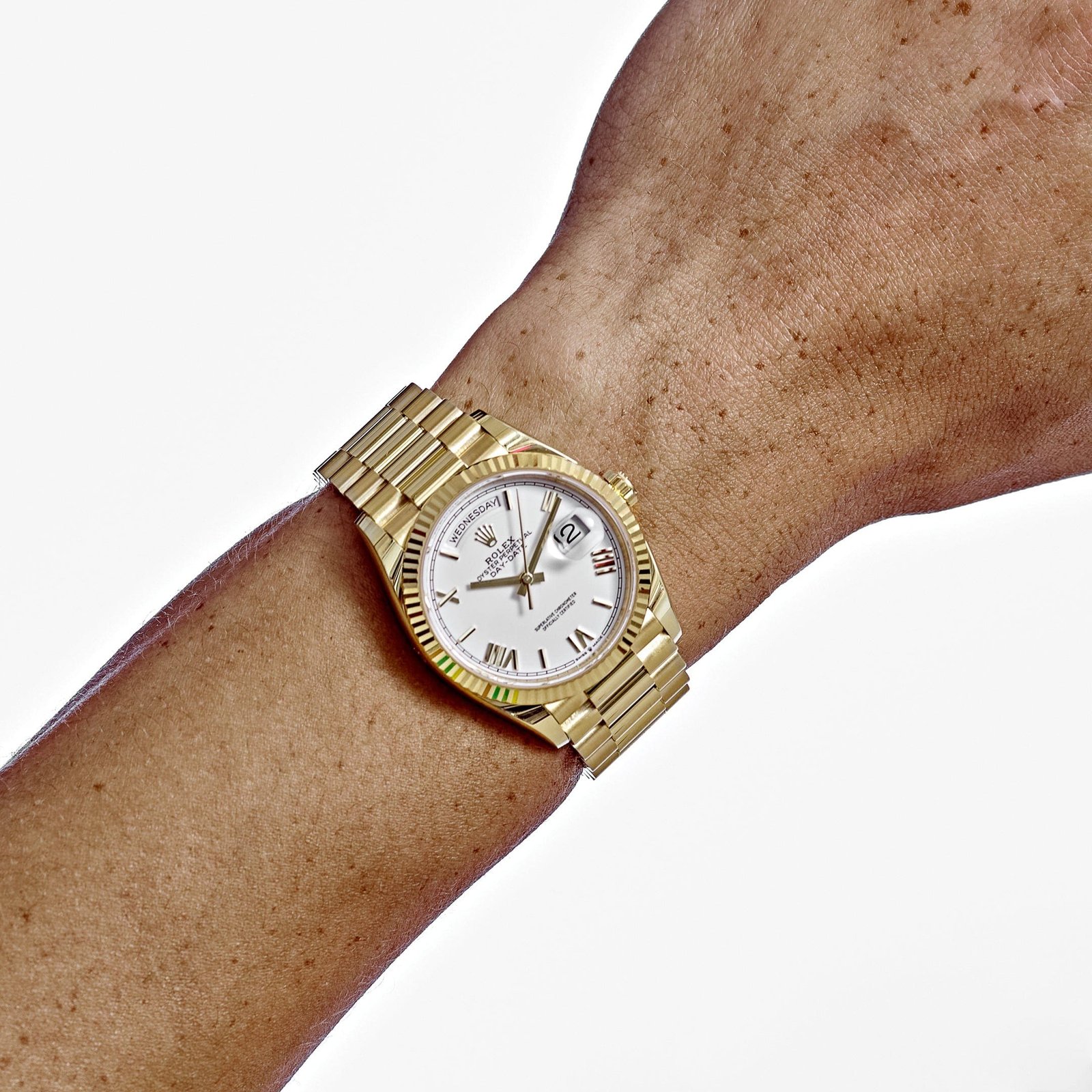R01ex Day-Date 36 128238 Yellow Gold White Dial (2022)