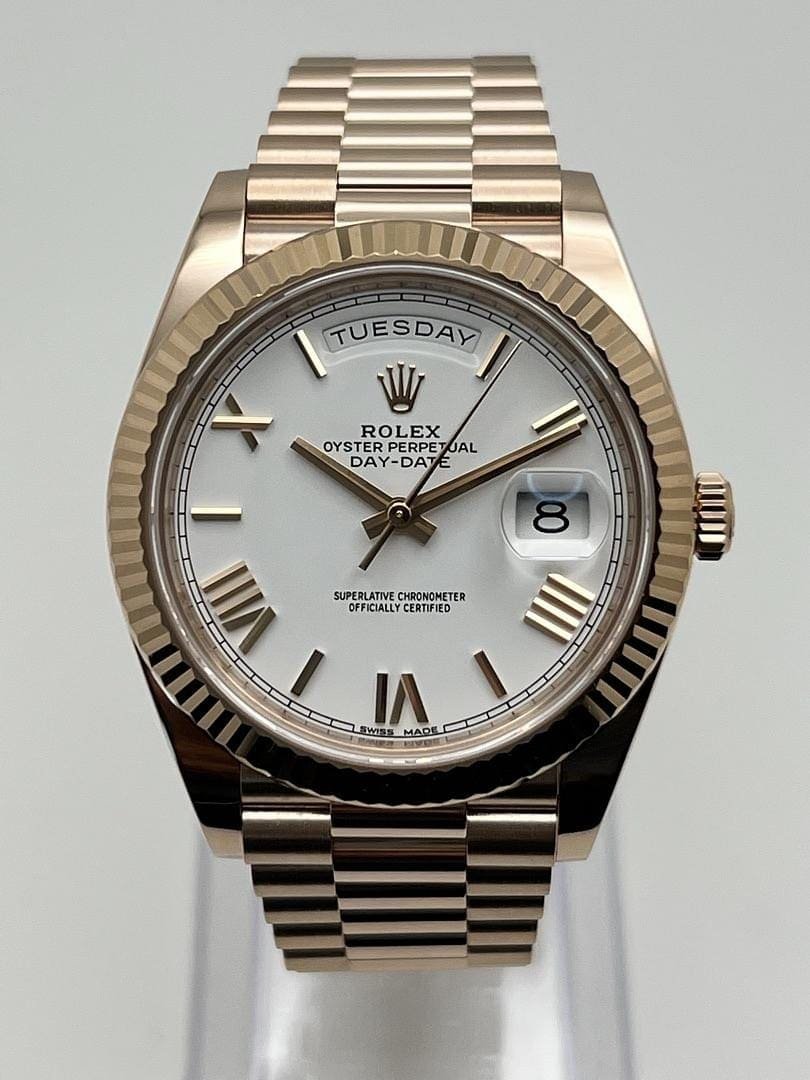 R01ex Day-Date 40 228235 Rose Gold White Roman Dial