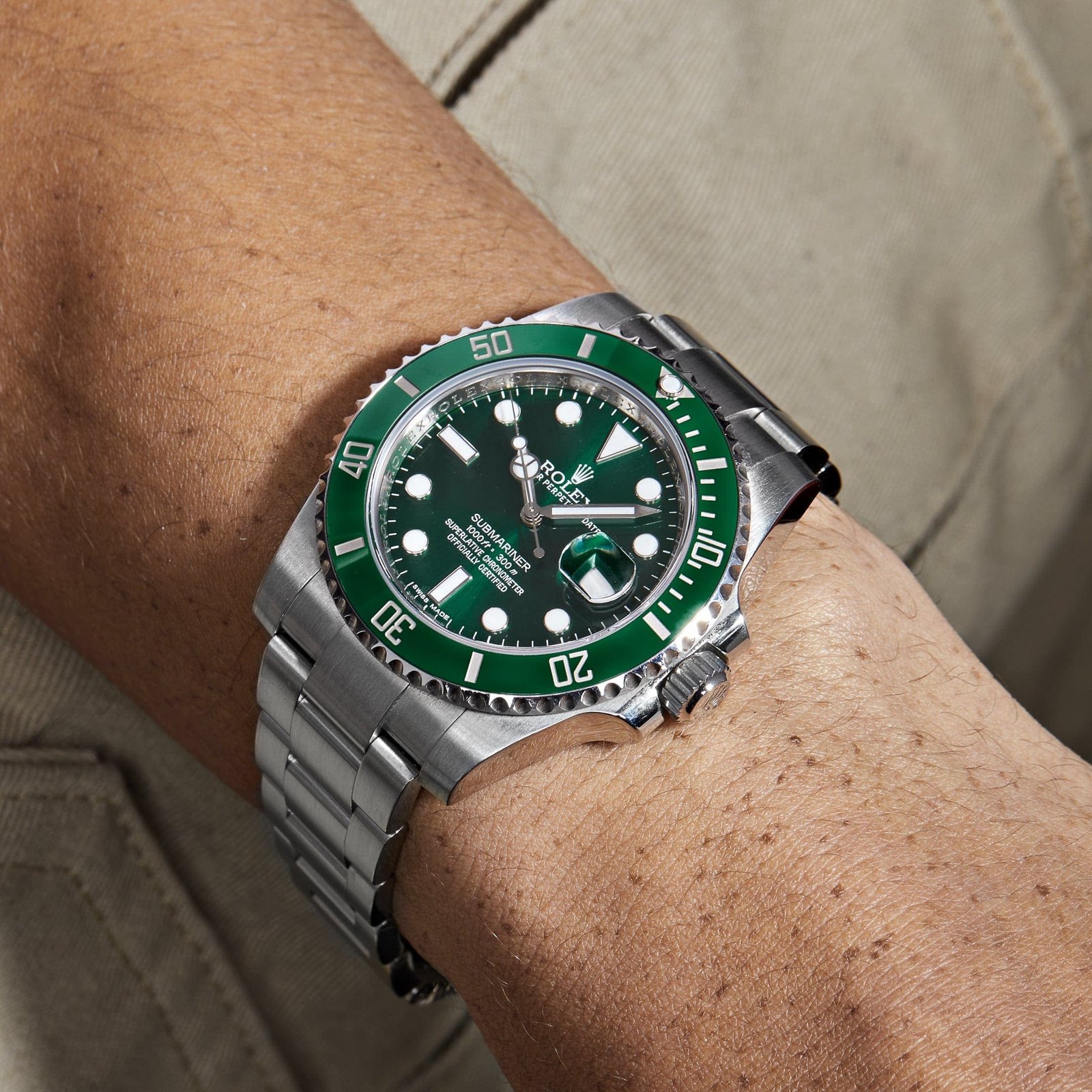R01ex Submariner Date 116610LV ‘Hulk’ Stainless Steel Green Dial