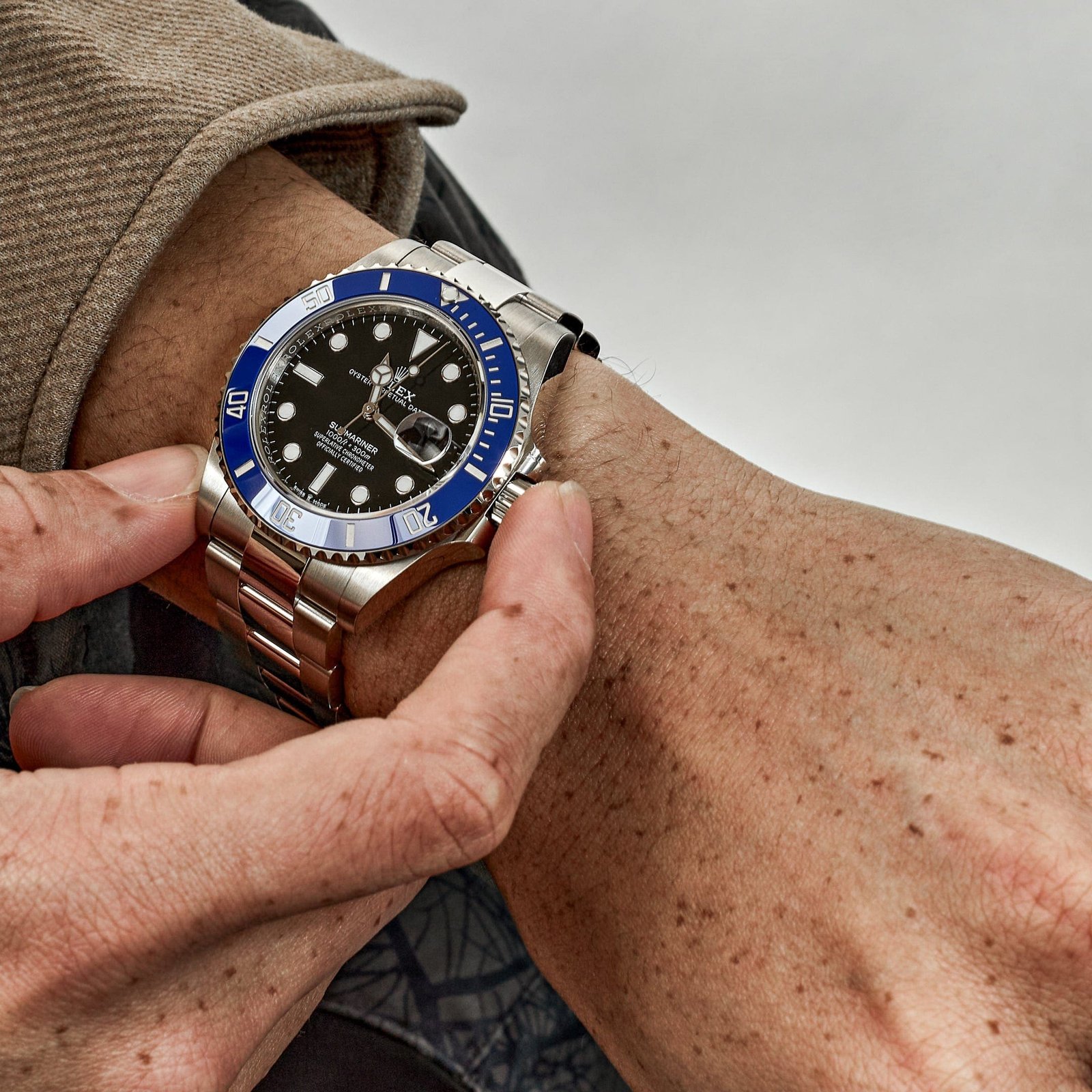 R01ex Submariner Date 126619LB ‘Cookie Monster’ White Gold Black Dial Blue Bezel (2025)