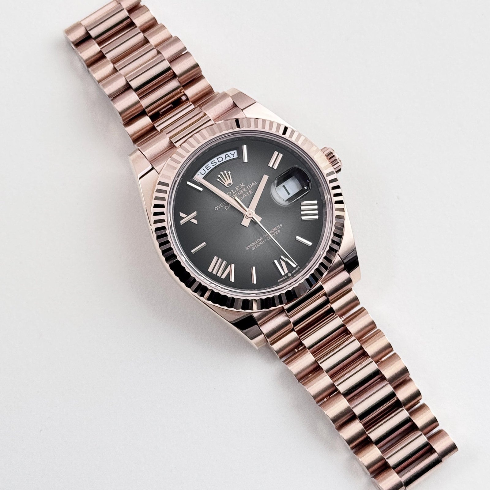R01ex Day-Date 40 Reference 228235 Rose Gold Slate Ombre Dial (2024)