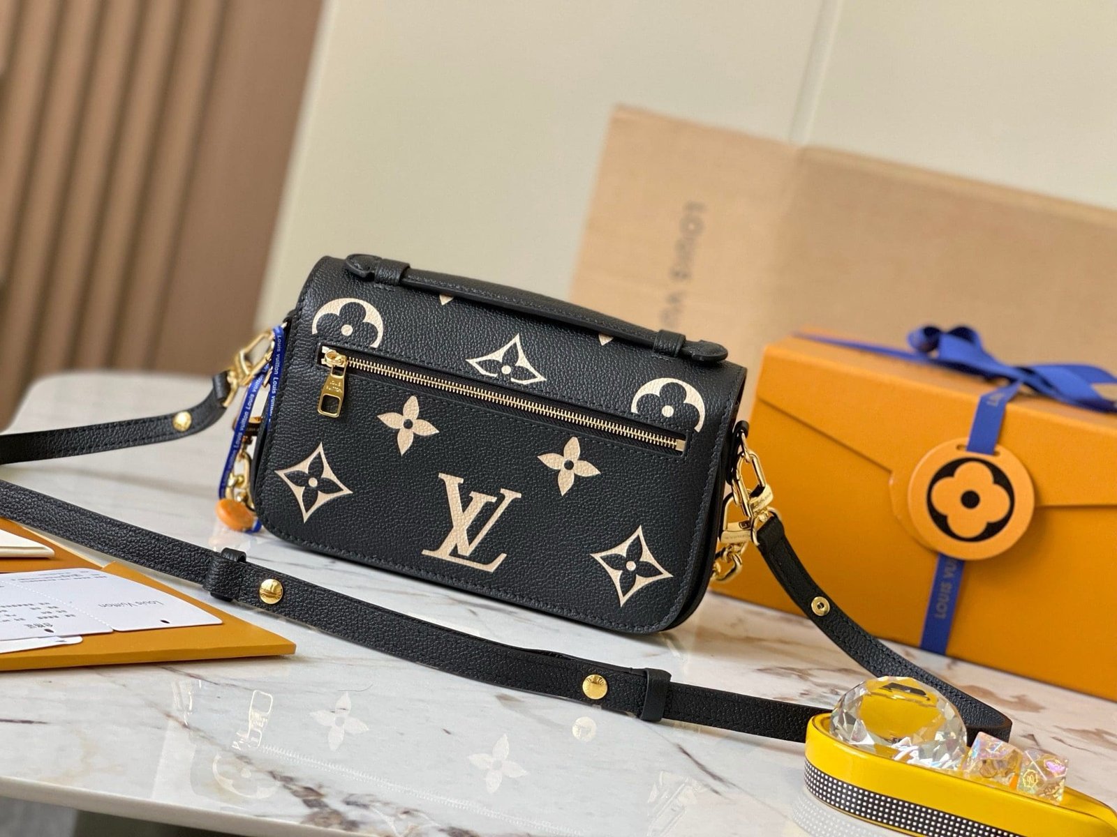 L0vis Vvtt0n M46596 Pochette Métis East West