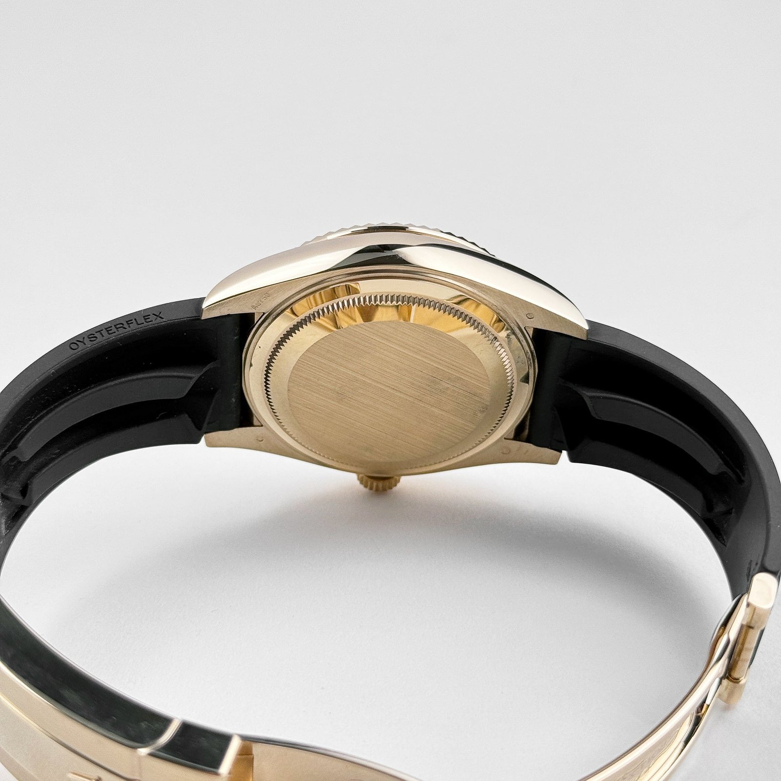 R01ex Sky-Dweller 326238 Yellow Gold Champagne Dial Rubber Strap (2022)
