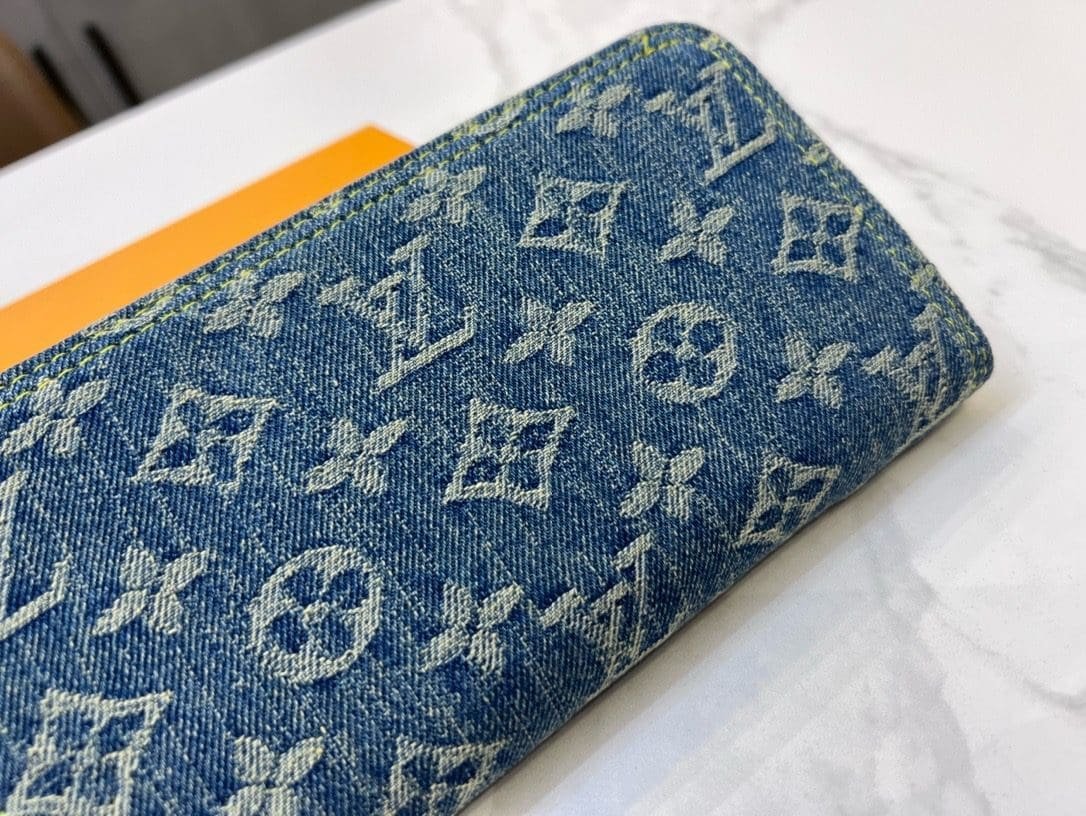 L0vis Vvtt0n M82958 Zippy Wallet