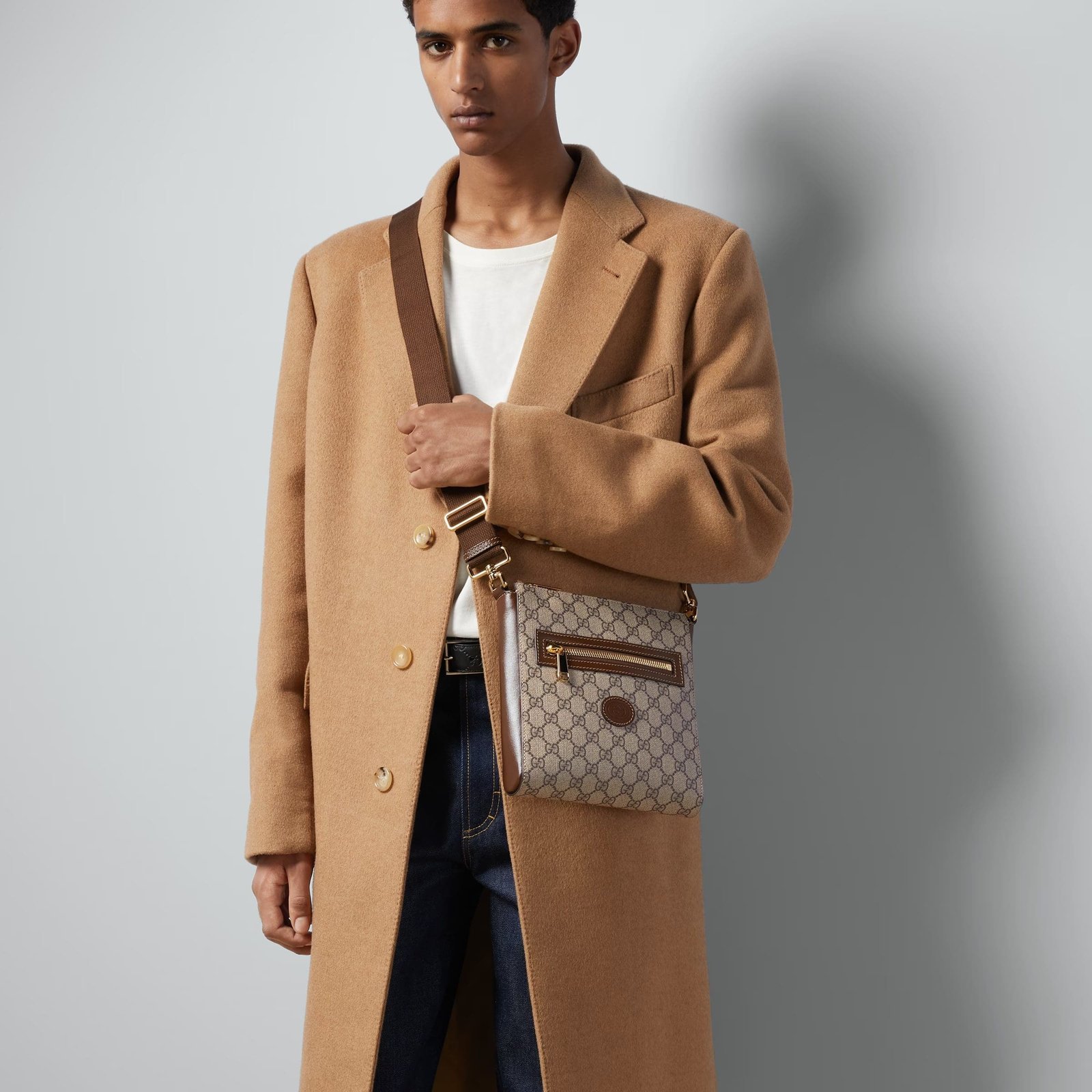 Gvc*1 Svp*me MESSENGER BAG