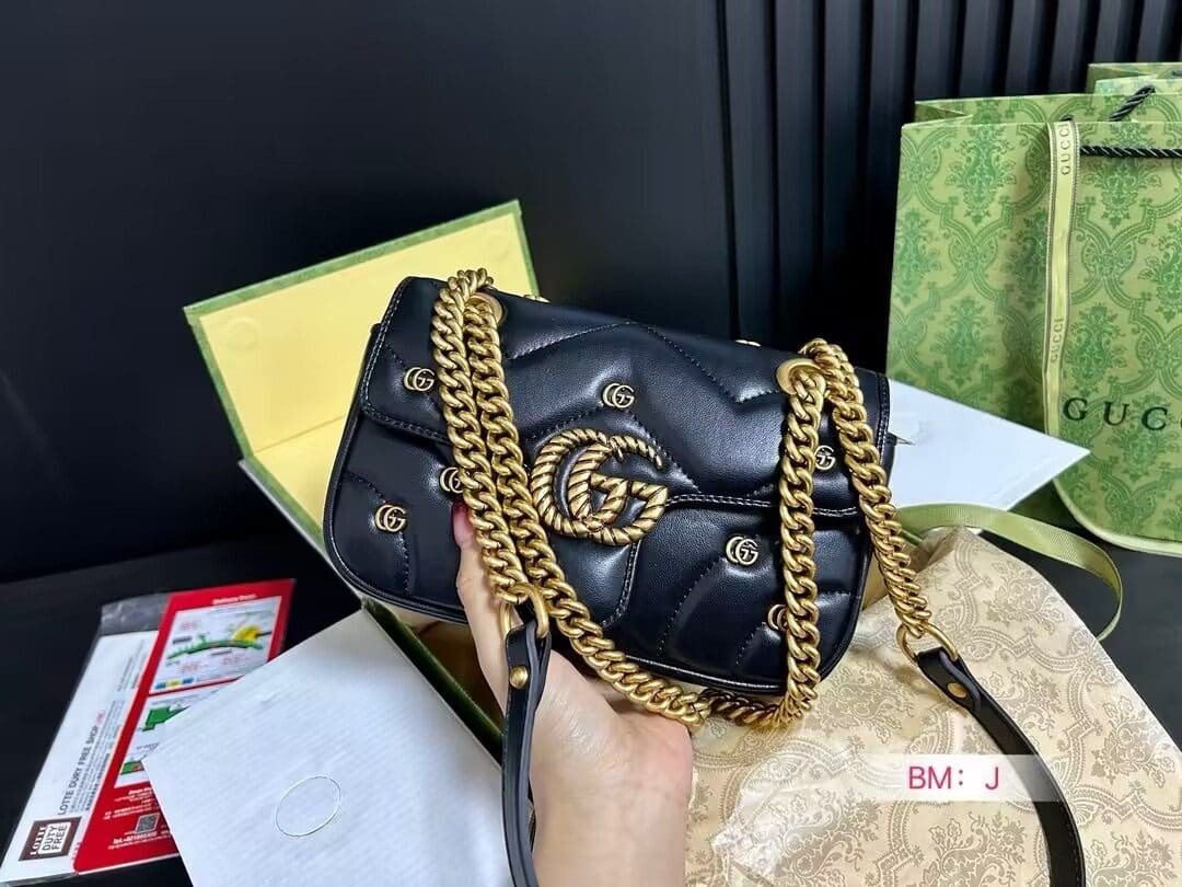 Gvc*1 MARMONT SMALL SHOULDER BAG BLACK