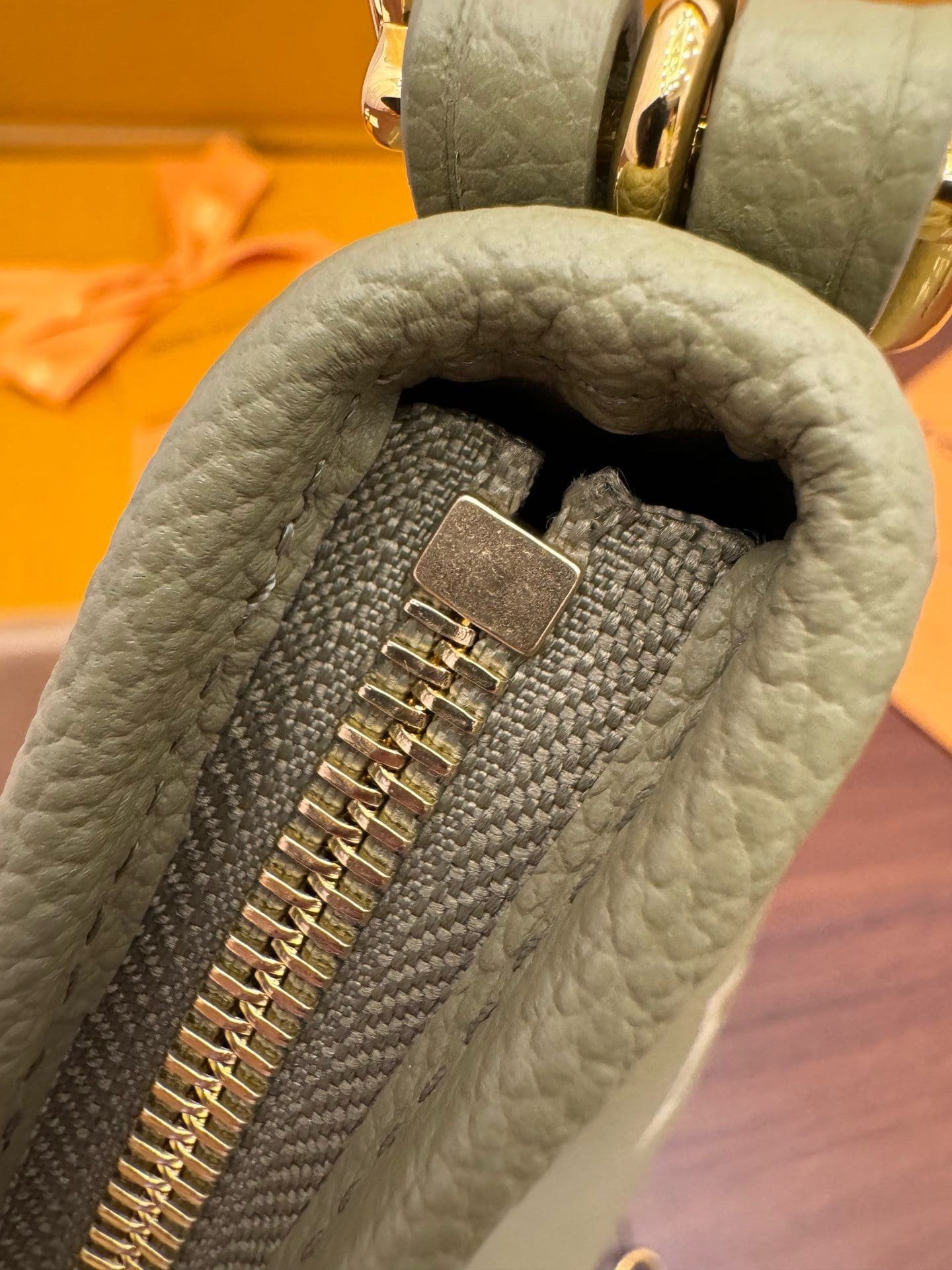 L0vis Vvtt0n M46672 CarryAll PM