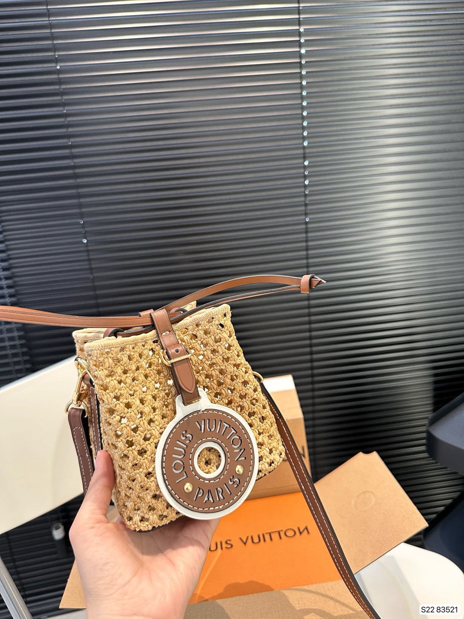 L0vis Vvtt0n M83521 Noé Purse