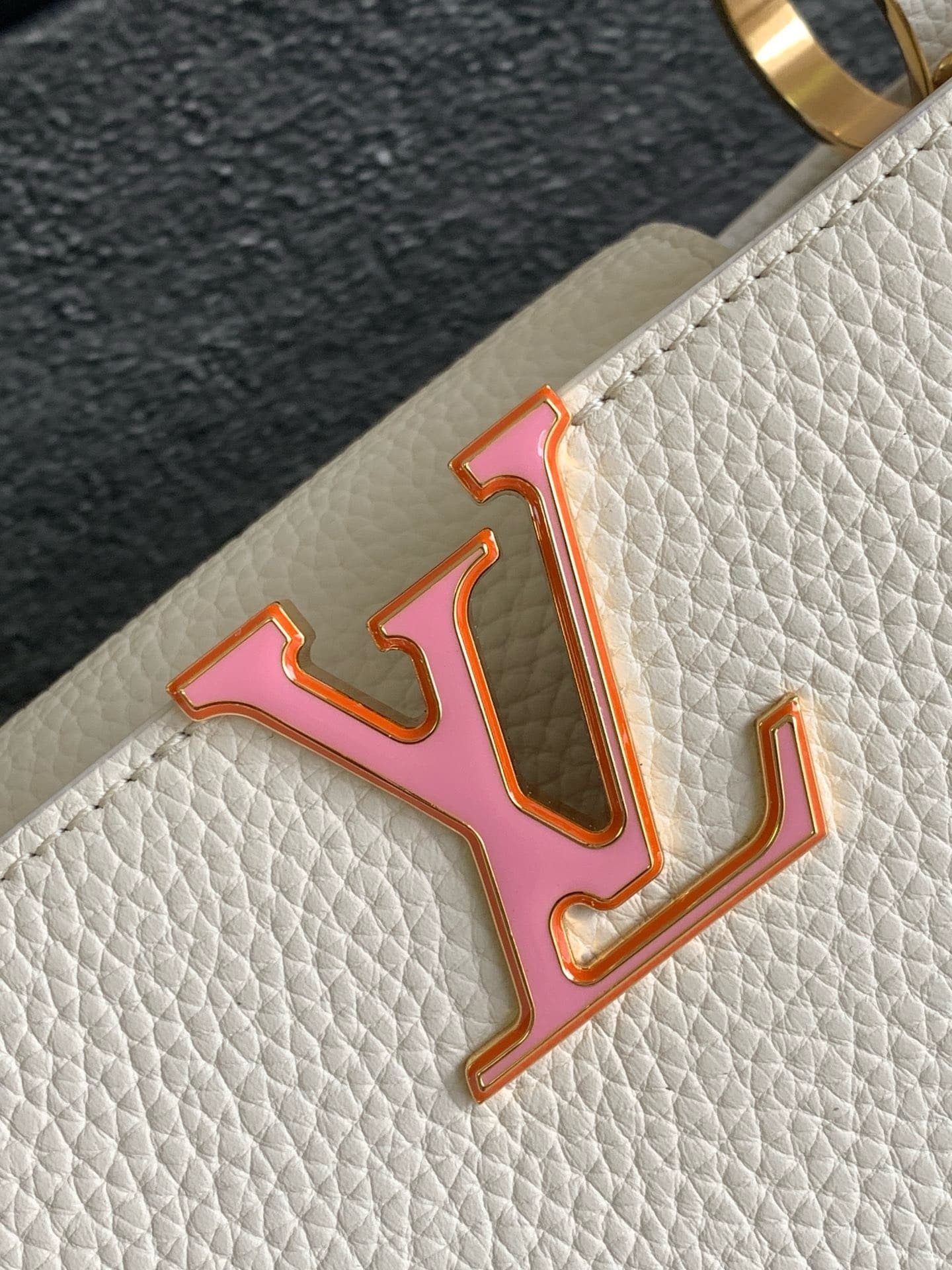 L0vis Vvtt0n M24684 CAPUCINES BB BAG