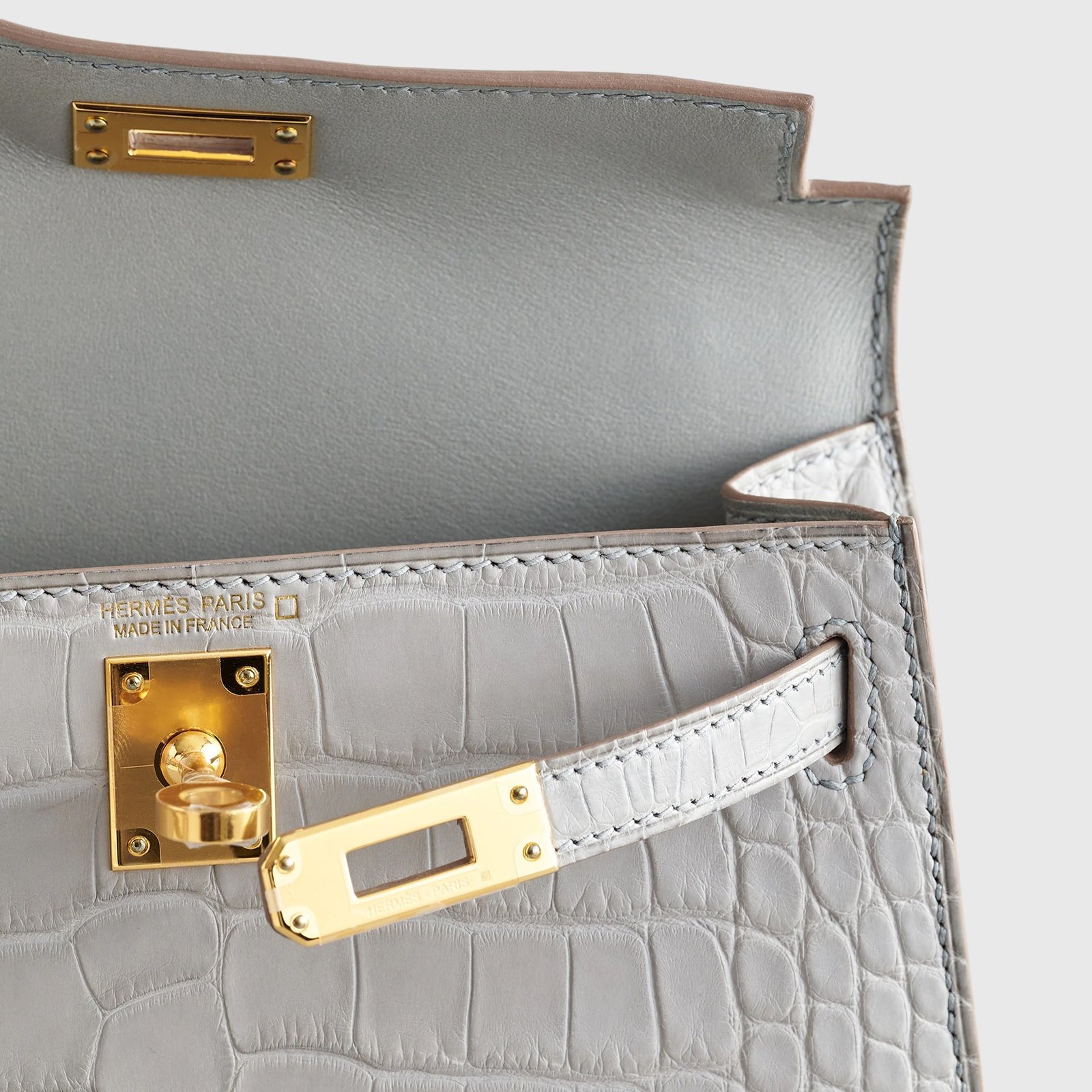 H**me5 Kelly Mini Alligator Gris Perle Matte Gold Hardware